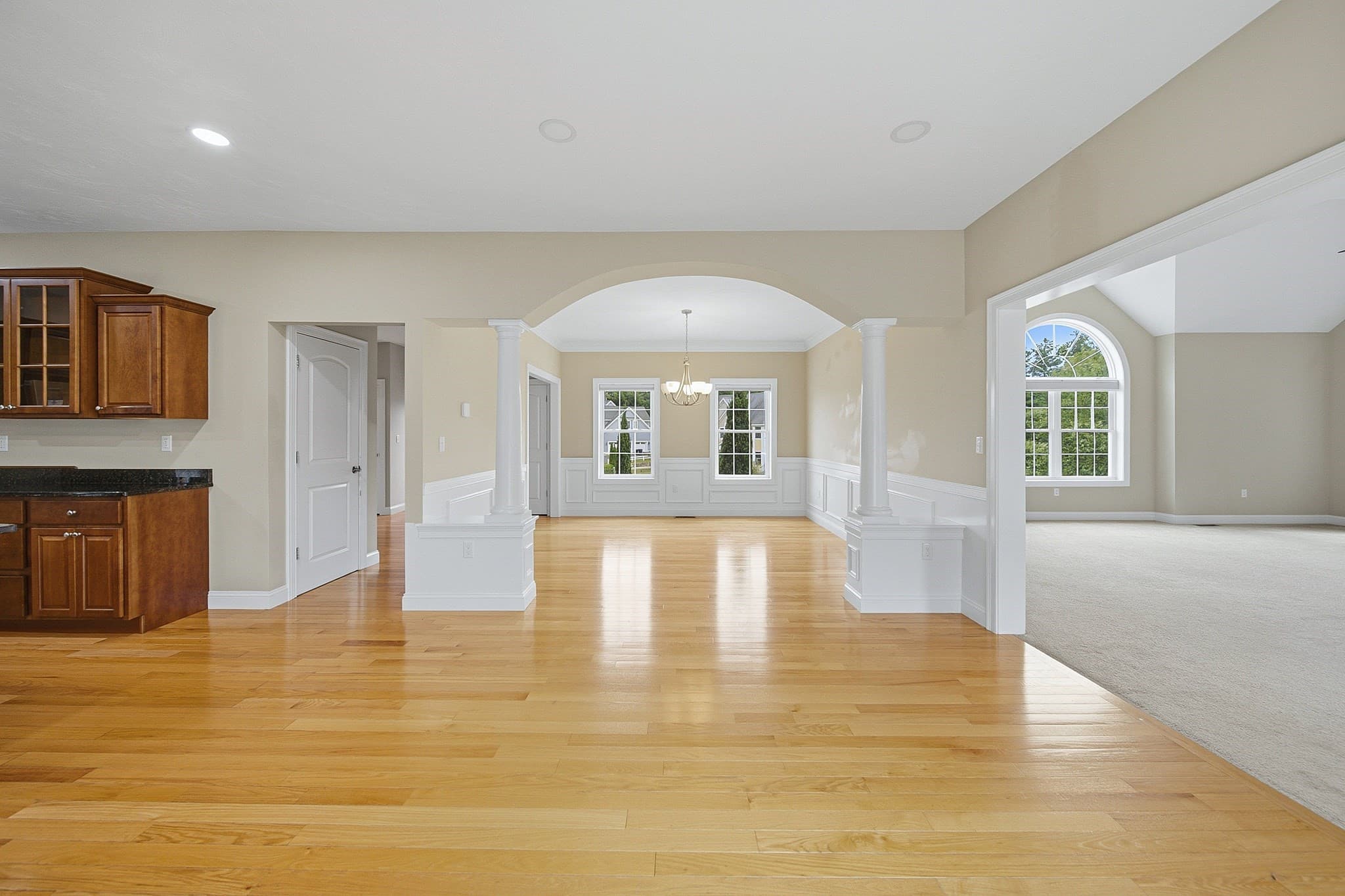 Single Family Residence at 52 Regency Dr, Dracut MA 01826, Dracut, photo 12 of 42
