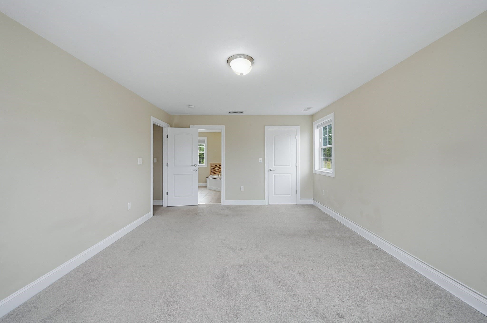 Single Family Residence at 52 Regency Dr, Dracut MA 01826, Dracut, photo 22 of 42