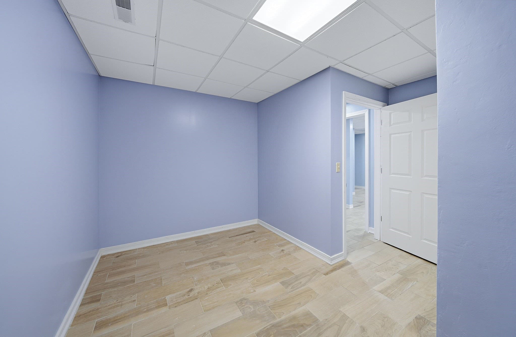 Single Family Residence at 52 Regency Dr, Dracut MA 01826, Dracut, photo 32 of 42