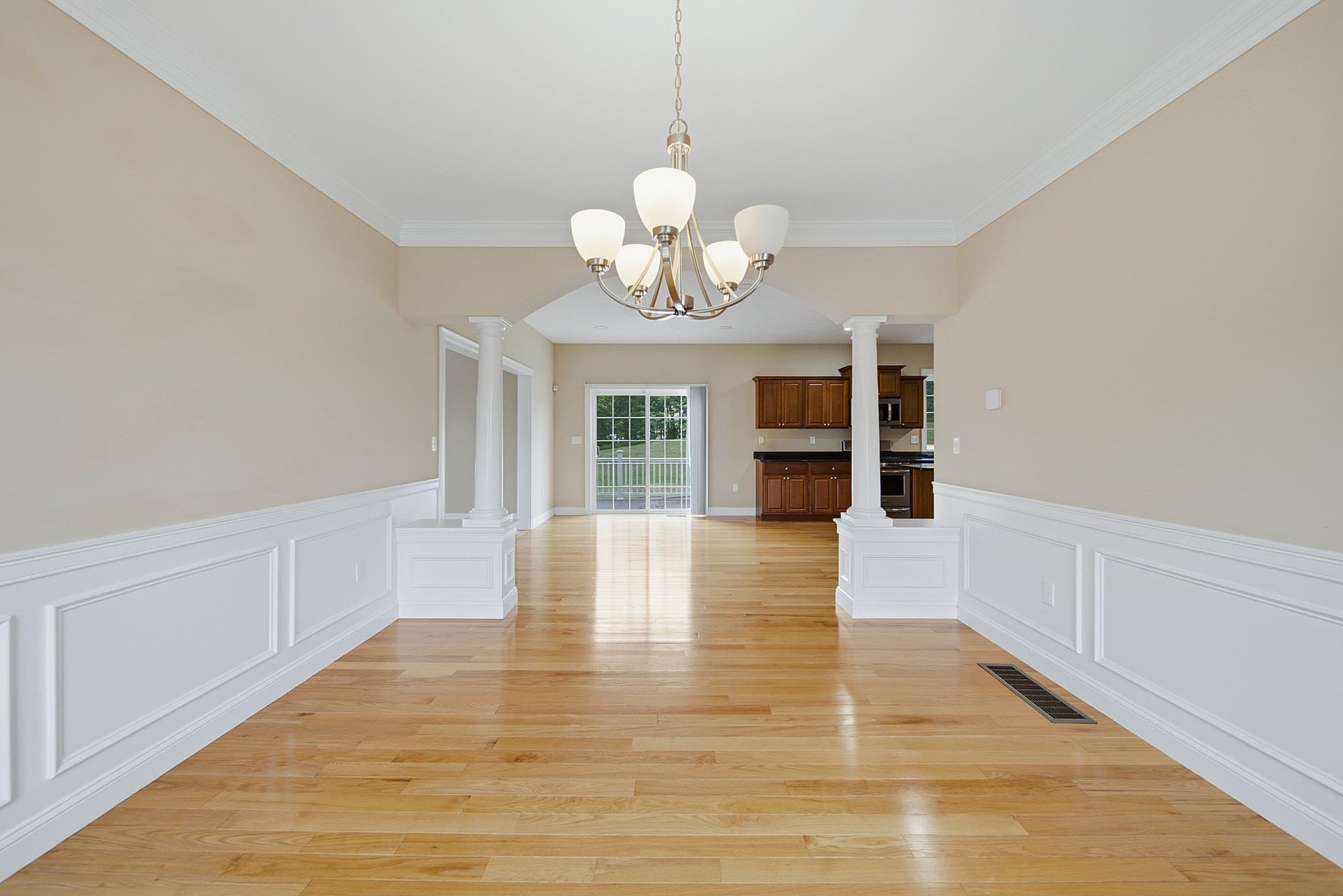 Single Family Residence at 52 Regency Dr, Dracut MA 01826, Dracut, photo 14 of 42
