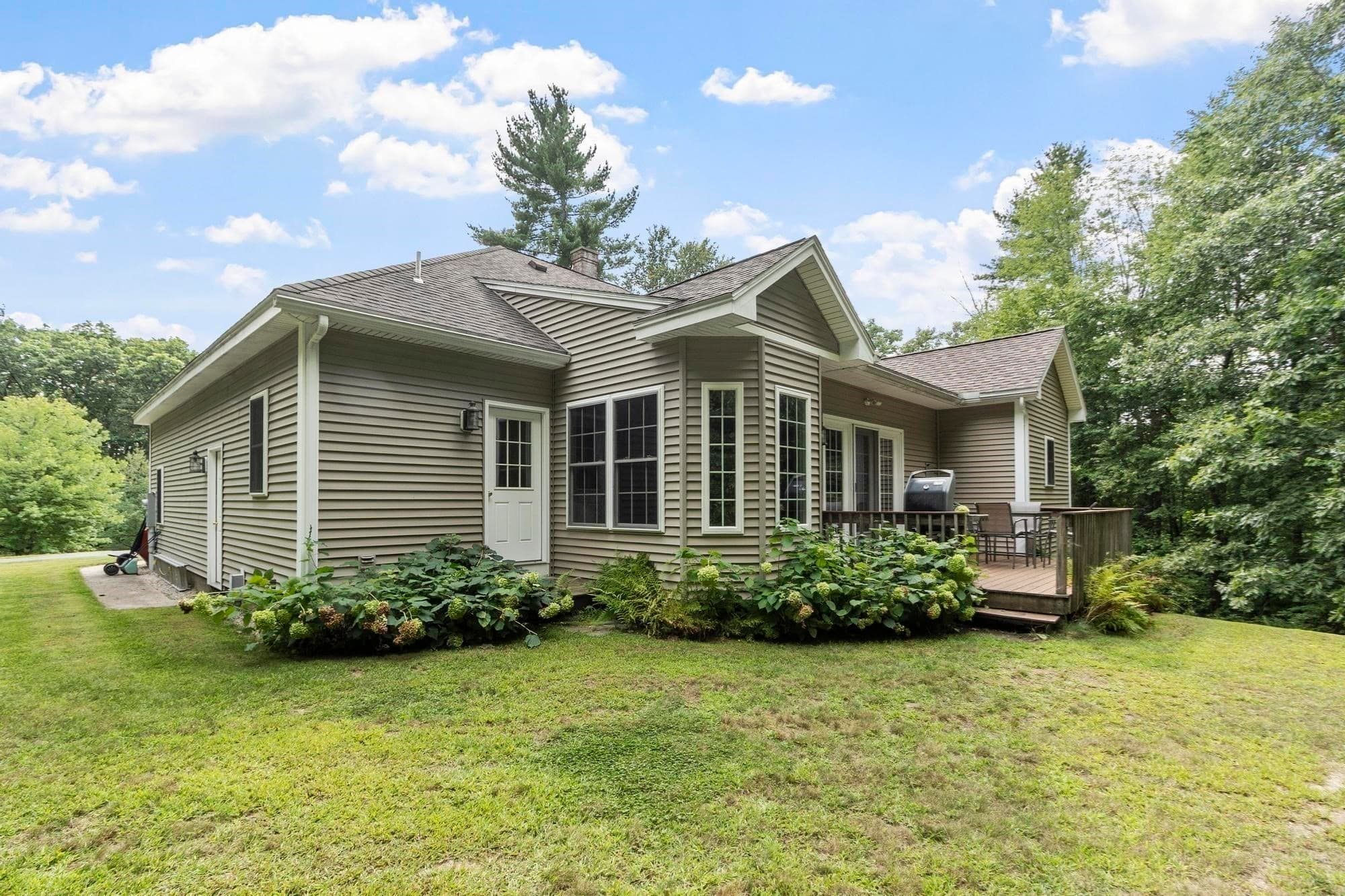 Single Family Residence at 6 Pheasant Hill Ln, Sterling MA 01564, Sterling, photo 38 of 42