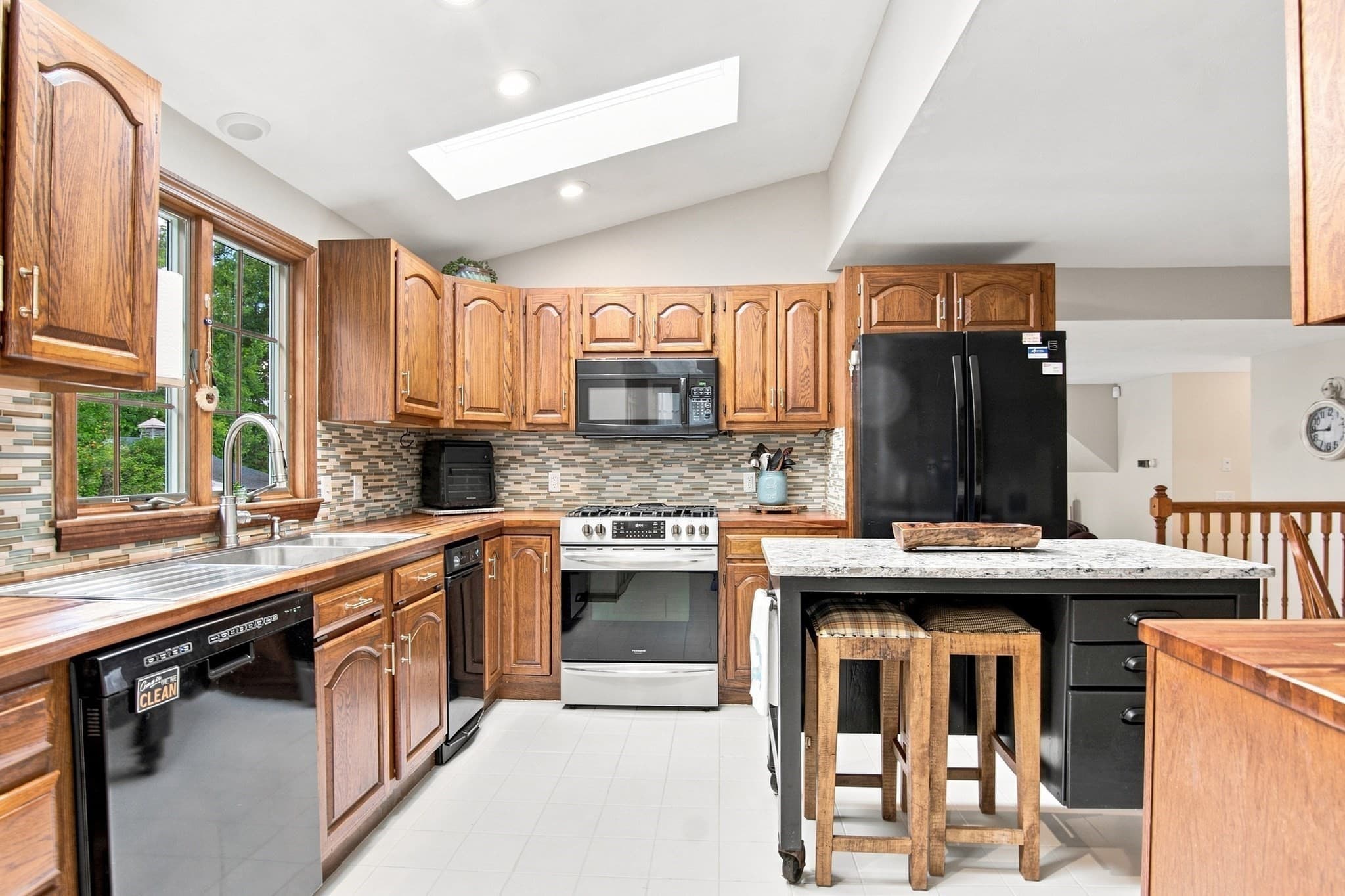 Single Family Residence at 60 Valleyview Road, Bellingham MA 02019, Bellingham, photo 7 of 38