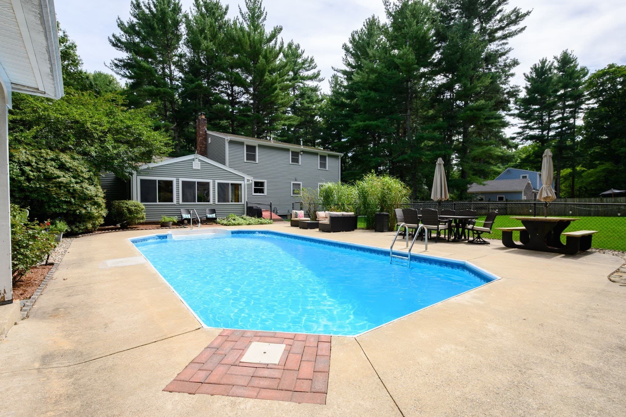 Single Family Residence at 86 Edgewater Dr, Pembroke MA 02359, Pembroke, photo 30 of 37
