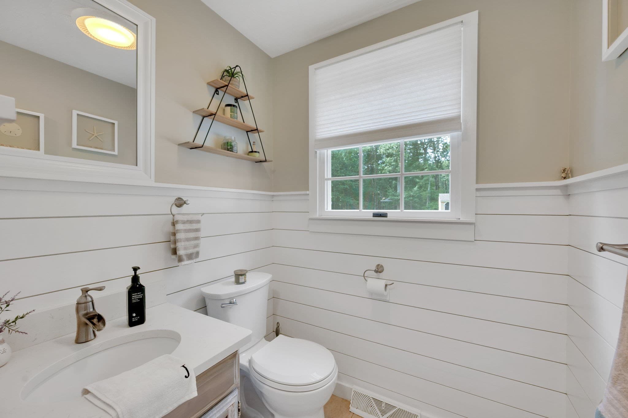 Single Family Residence at 86 Edgewater Dr, Pembroke MA 02359, Pembroke, photo 18 of 37