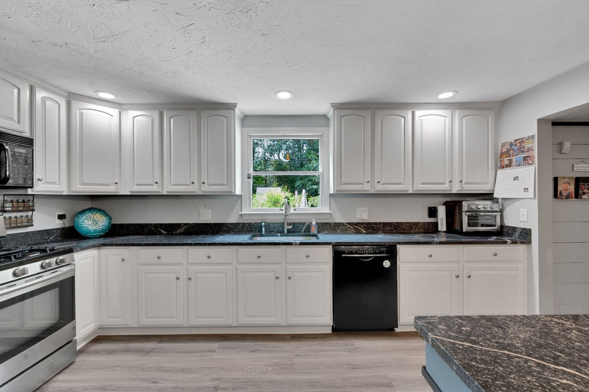 Single Family Residence at 86 Edgewater Dr, Pembroke MA 02359, Pembroke, photo 11 of 37