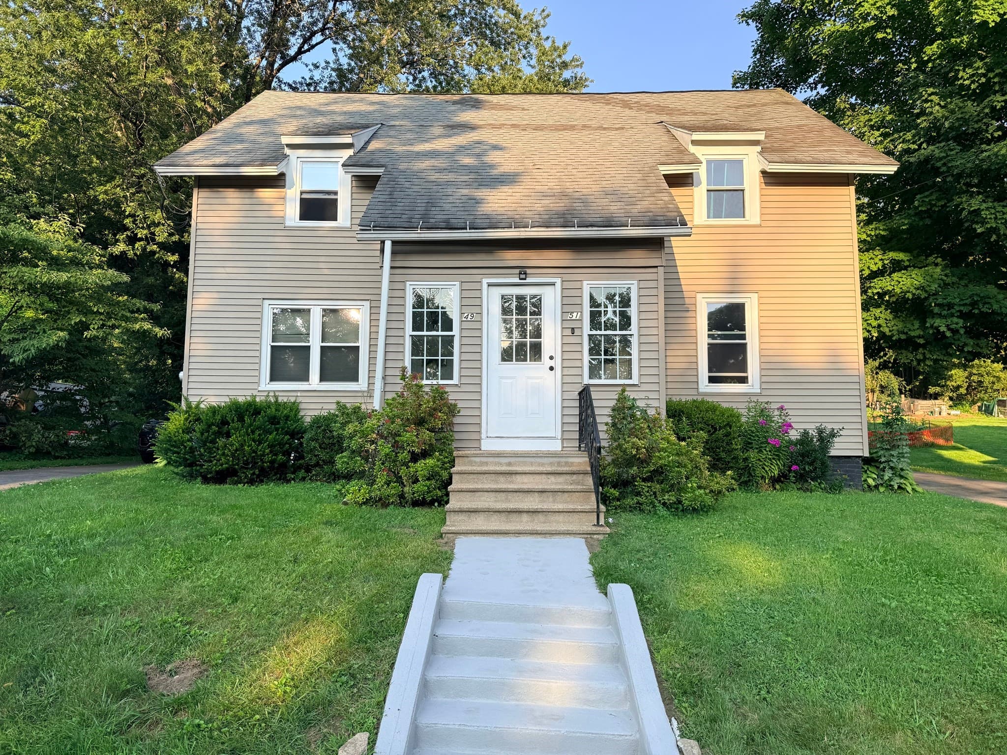 49-51 High St, Hardwick MA 01031