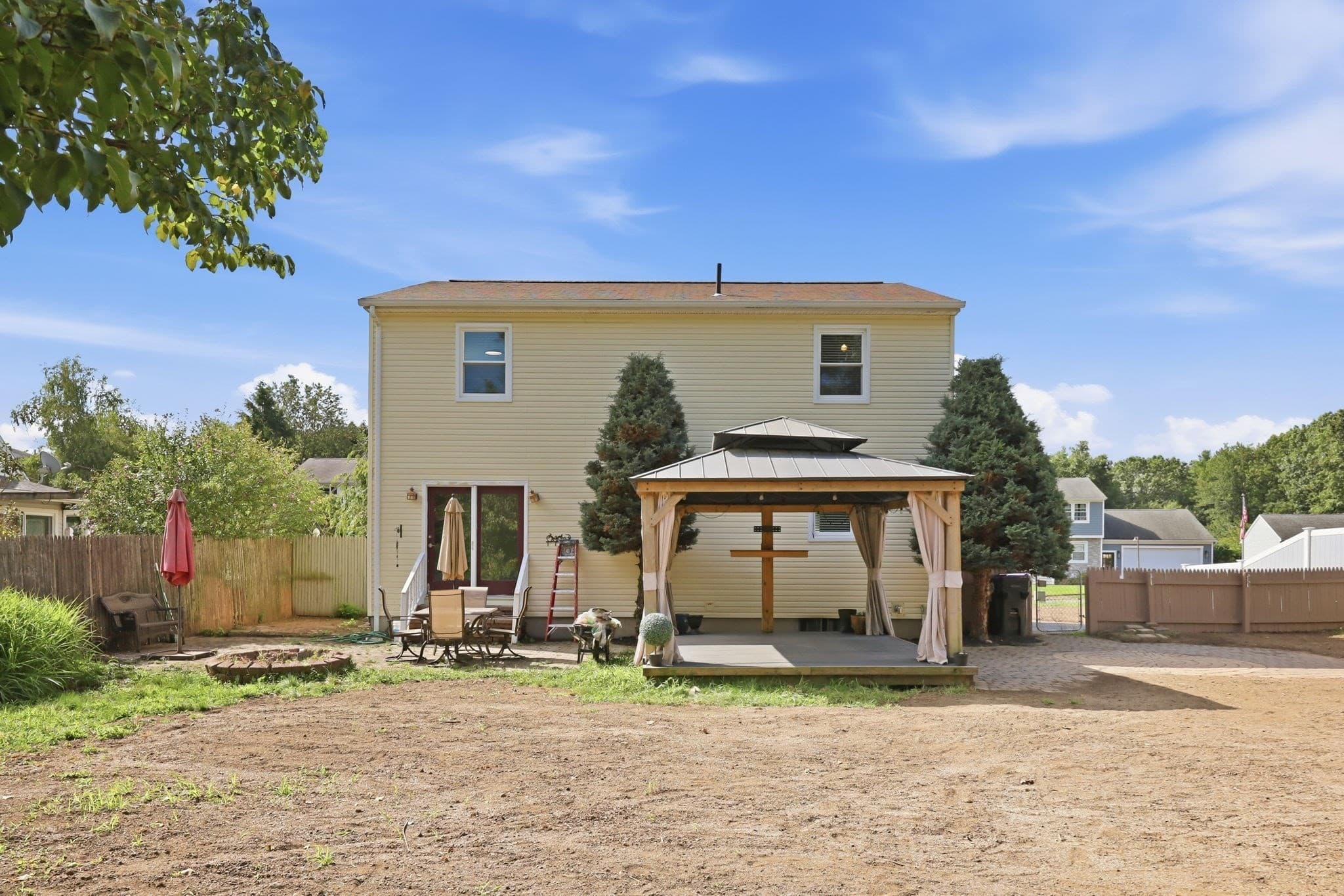 Single Family Residence at 5 Timber Ln, Holyoke MA 01040, Holyoke, photo 5 of 32