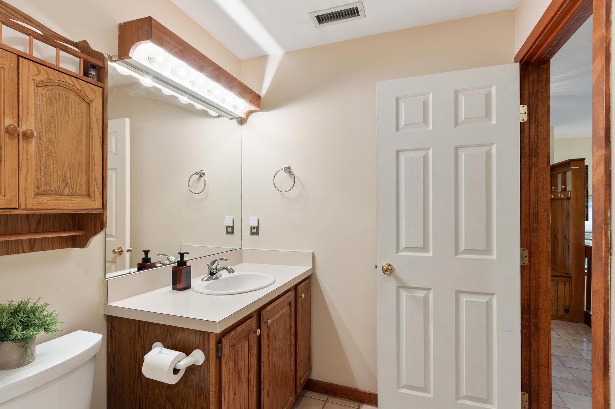 Condominium at 1 Victoria Dr # 1, Auburn MA 01501, Auburn, photo 17 of 32