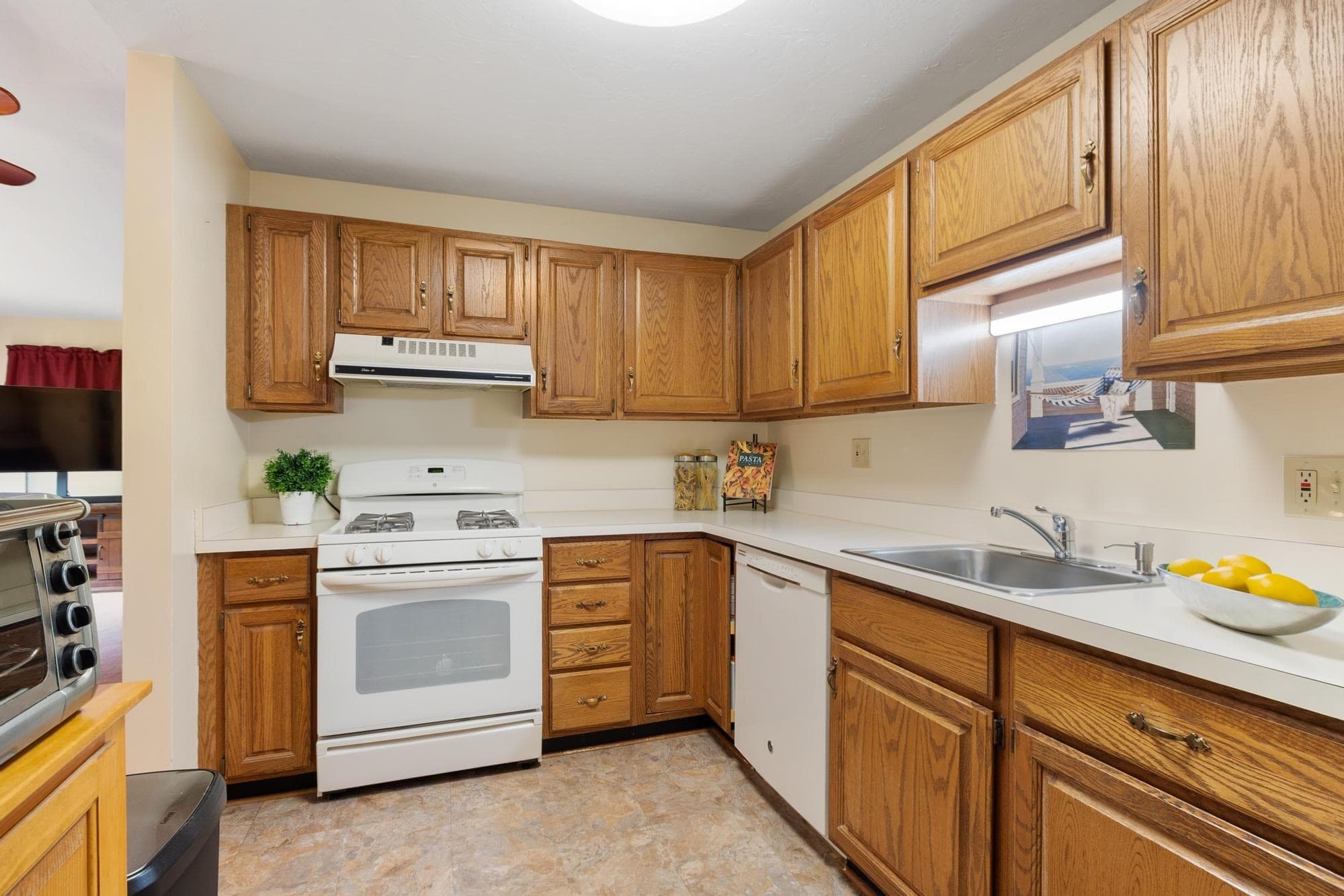 Condominium at 1 Victoria Dr # 1, Auburn MA 01501, Auburn, photo 14 of 32