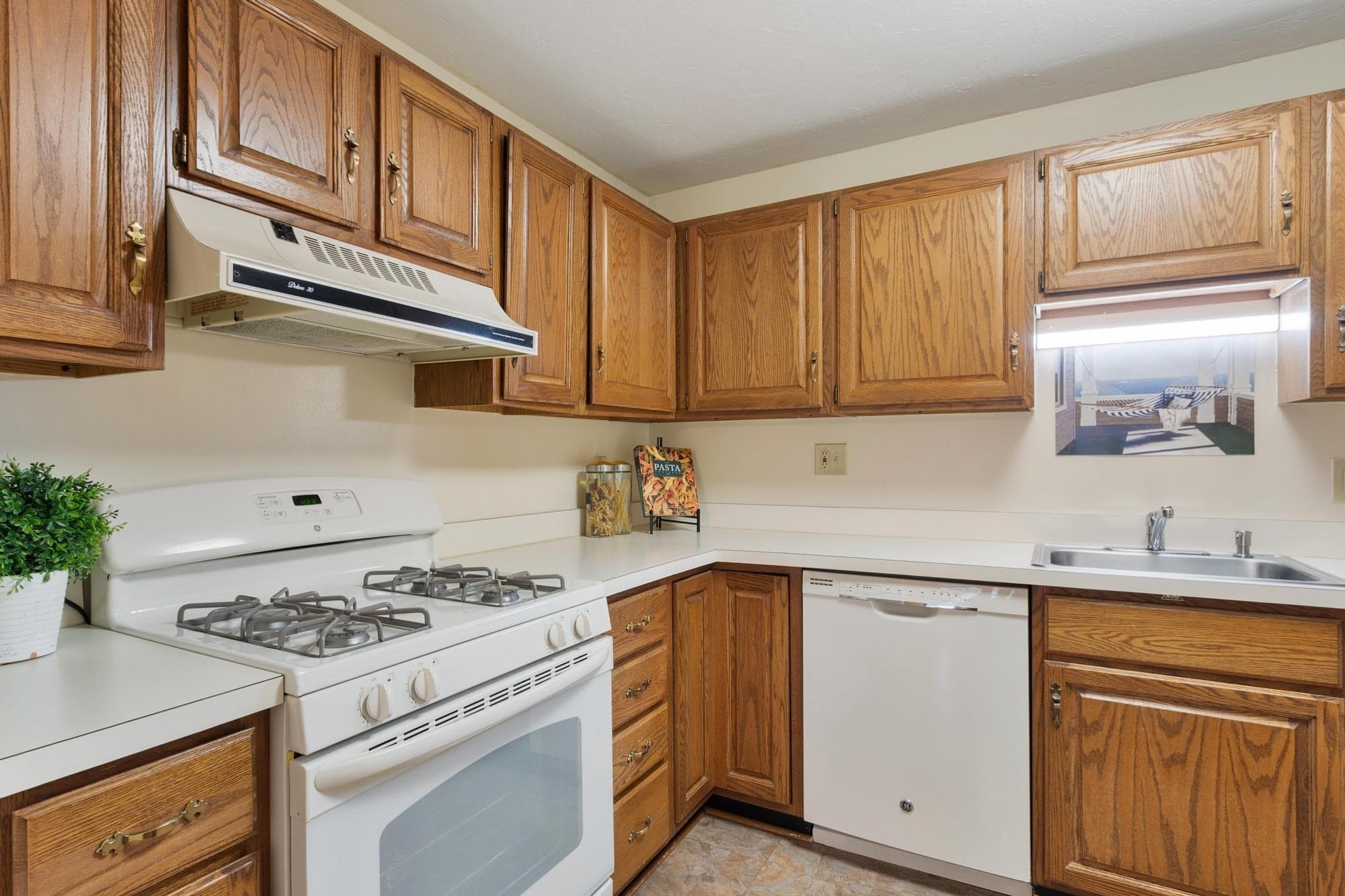 Condominium at 1 Victoria Dr # 1, Auburn MA 01501, Auburn, photo 11 of 32
