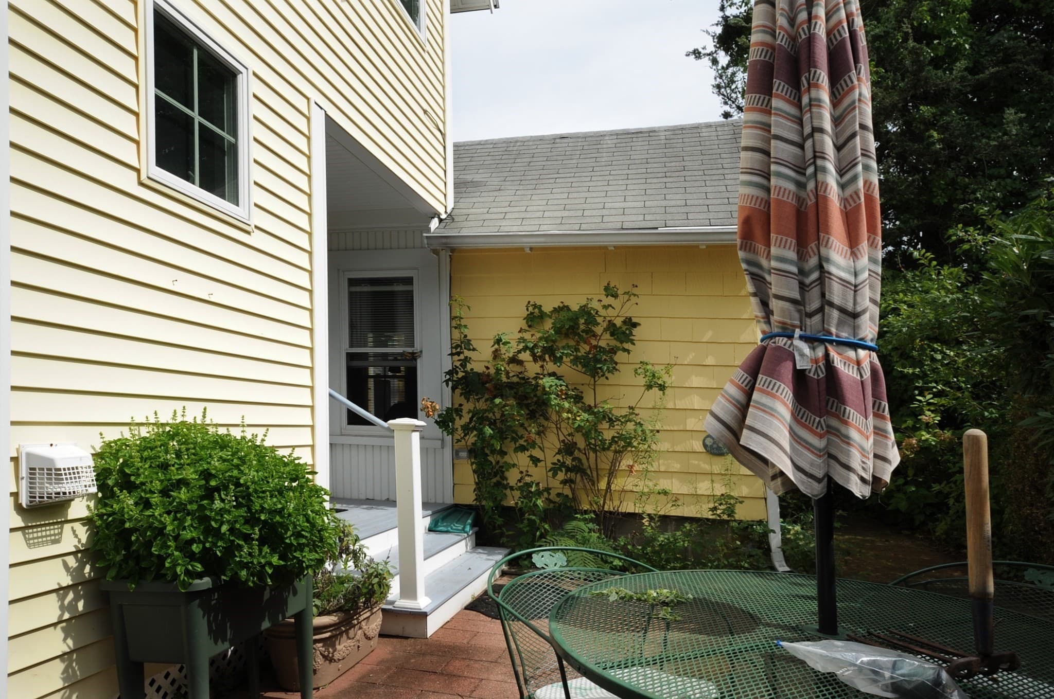 Single Family Residence at 48 Highland Ave Onset, Wareham MA 02558, Wareham, photo 4 of 32