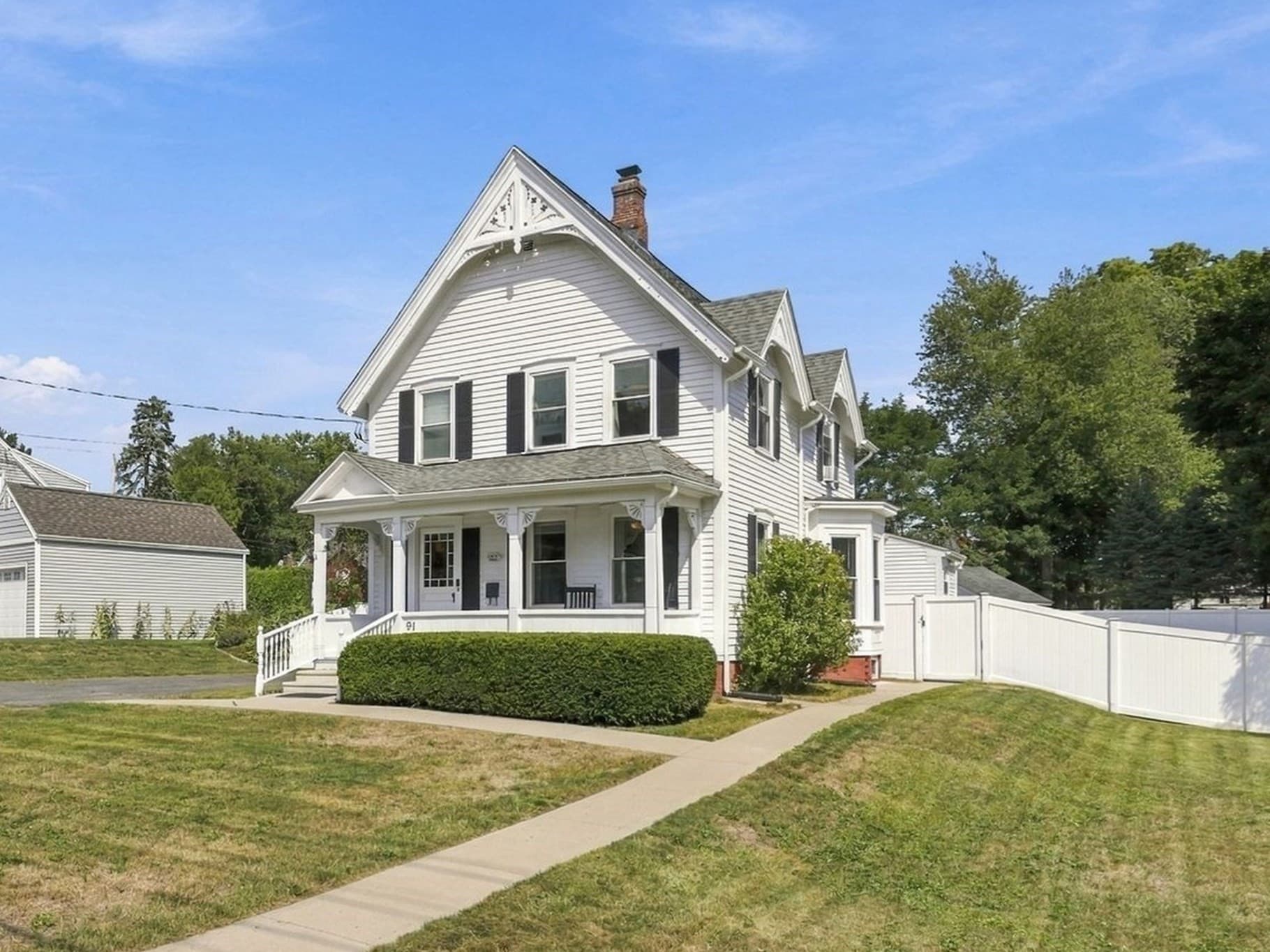 91 N Main St, East Longmeadow MA 01028