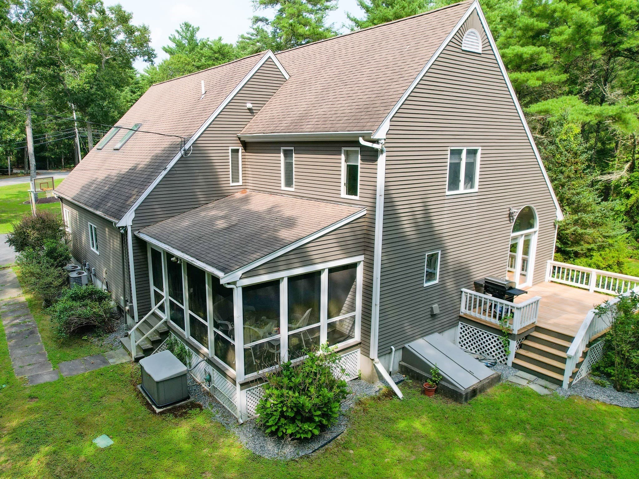 Single Family Residence at 39 Stuart Rd, Rochester MA 02770, Rochester, photo 4 of 32