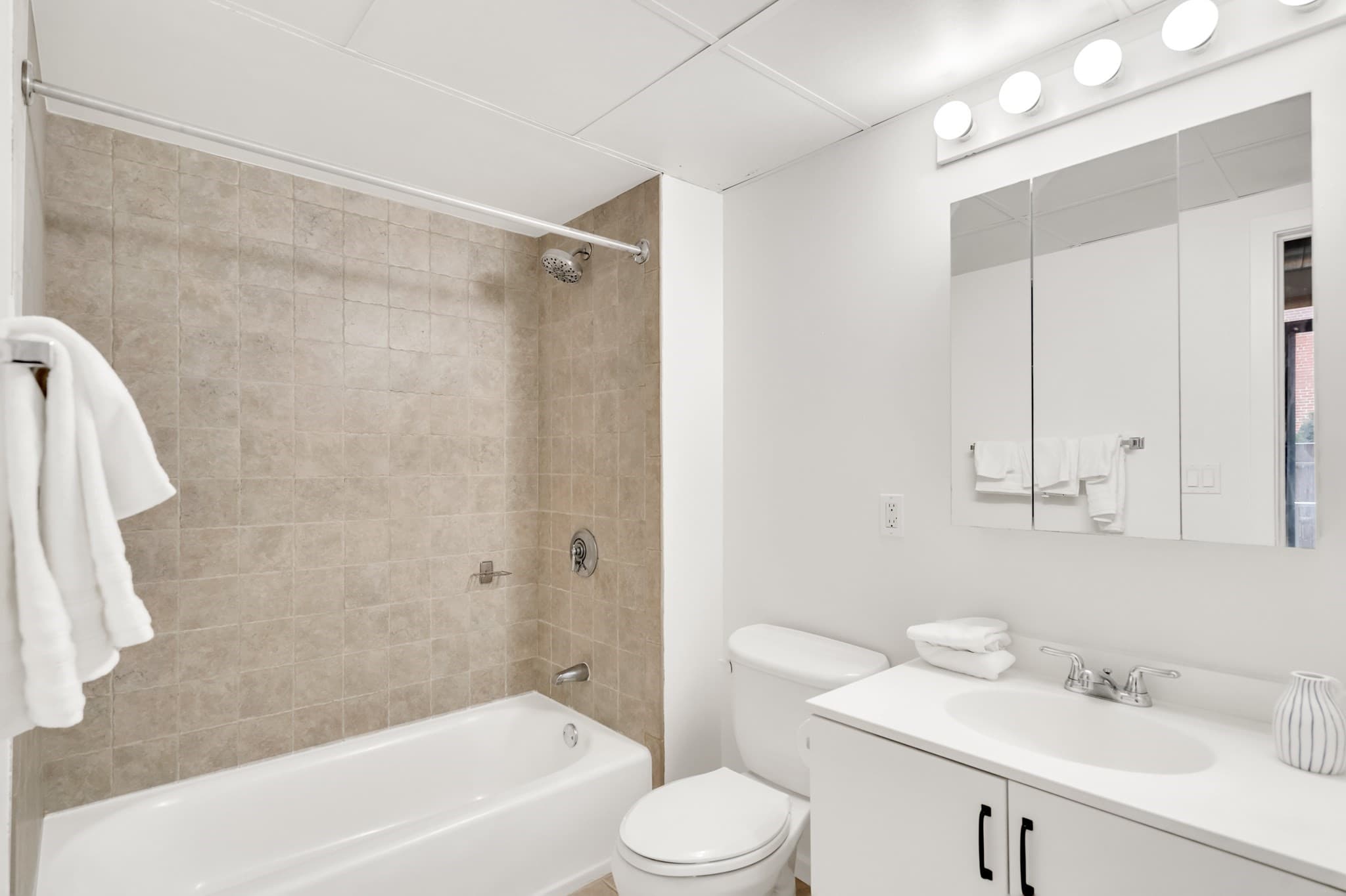 Condominium at 210 Broadway # 106, Everett MA 02149, Everett, photo 33 of 35