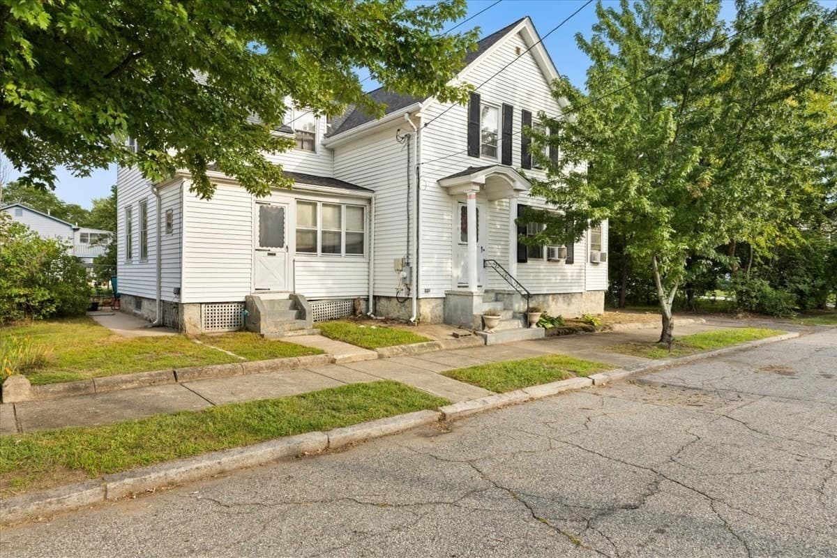 94 Stamford Ave, Providence RI 02907