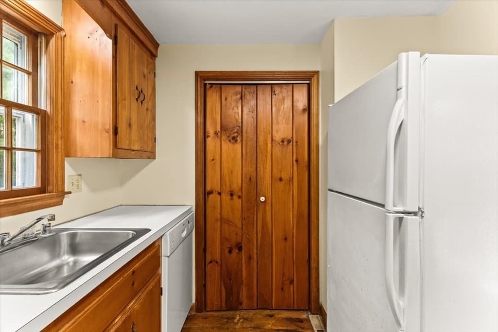 Single Family Residence at 9 East Harbor Drive, Falmouth MA 02536, Falmouth, photo 15 of 40