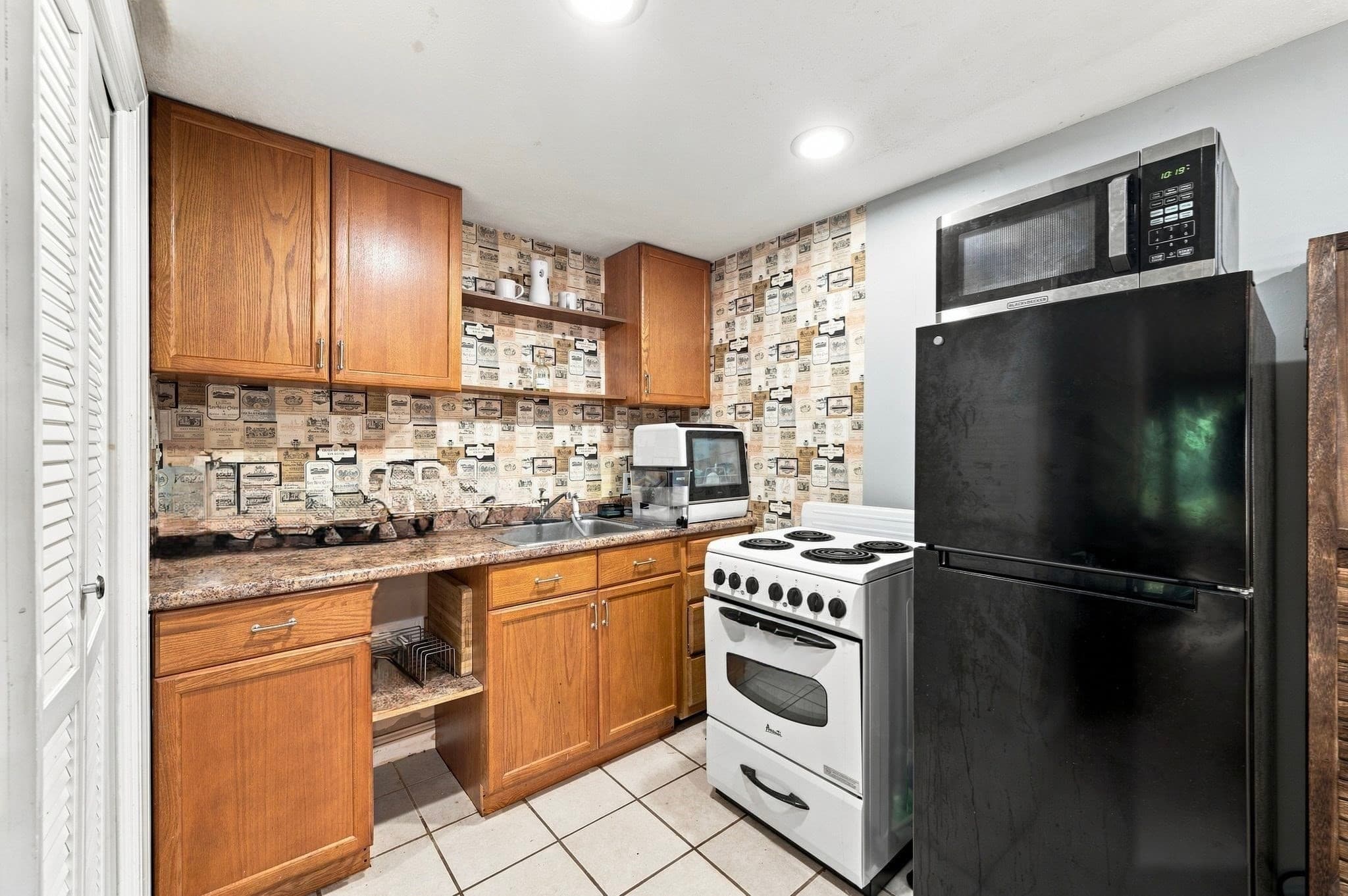 Multi Family at 20 Tidd Street, Swampscott MA 01907, Swampscott, photo 16 of 42