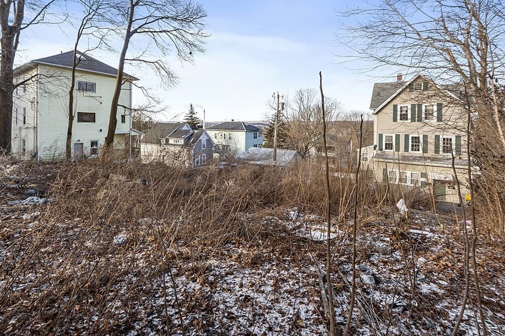 Residential at 1 Blodgett Pl, Worcester MA 01605, Worcester, photo 14 of 16
