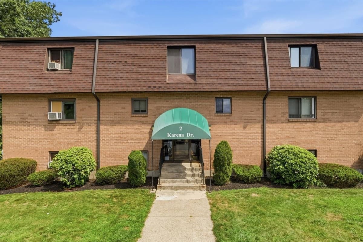 Condominium at 2 Karena Drive # 12, Taunton MA 02780, Taunton, photo 4 of 32