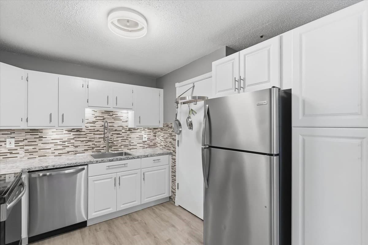 Condominium at 2 Karena Drive # 12, Taunton MA 02780, Taunton, photo 8 of 32