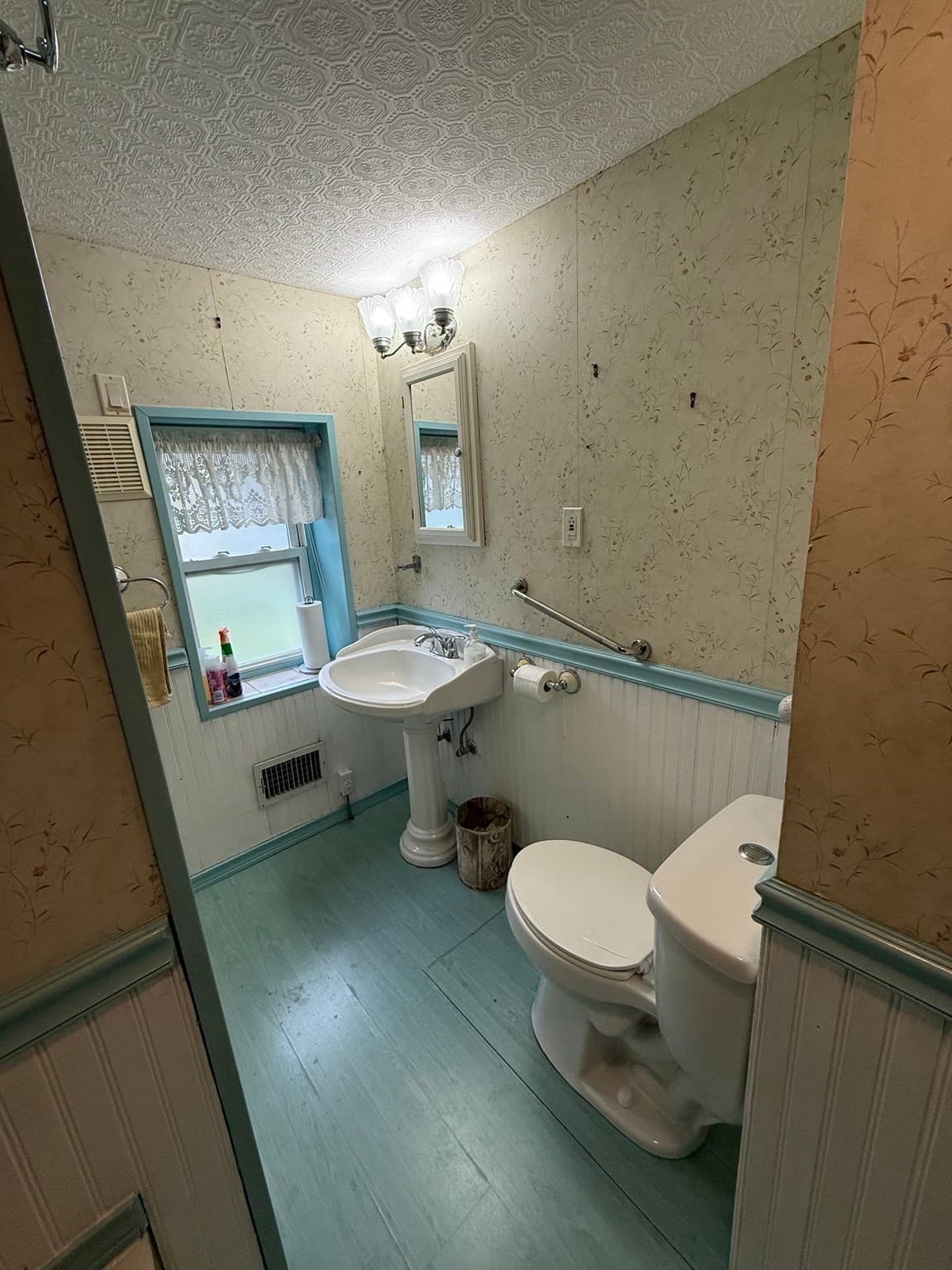 Single Family Residence at 21 Freeman Ave, Webster MA 01570, Webster, photo 27 of 39