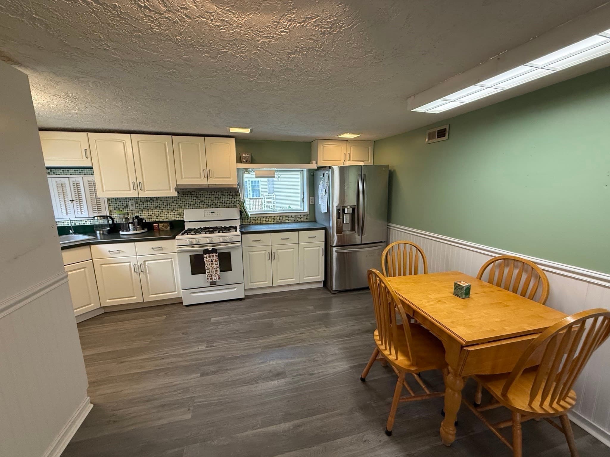 Single Family Residence at 21 Freeman Ave, Webster MA 01570, Webster, photo 10 of 39
