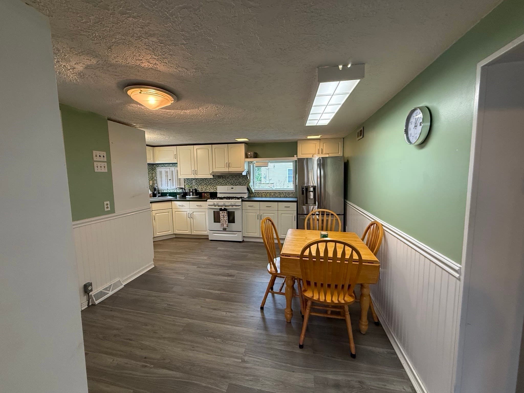 Single Family Residence at 21 Freeman Ave, Webster MA 01570, Webster, photo 8 of 39