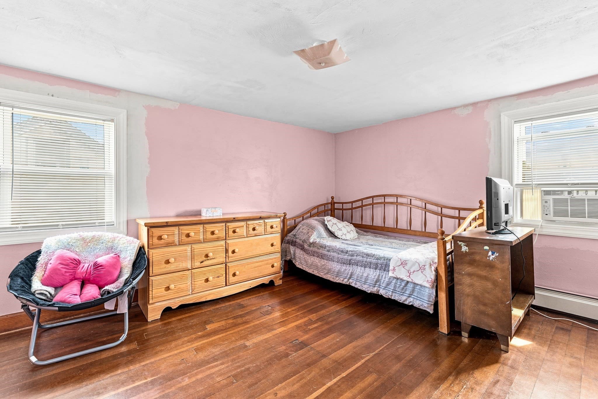 Single Family Residence at 577 Pokross St, Fall River MA 02724, Fall River, photo 7 of 31