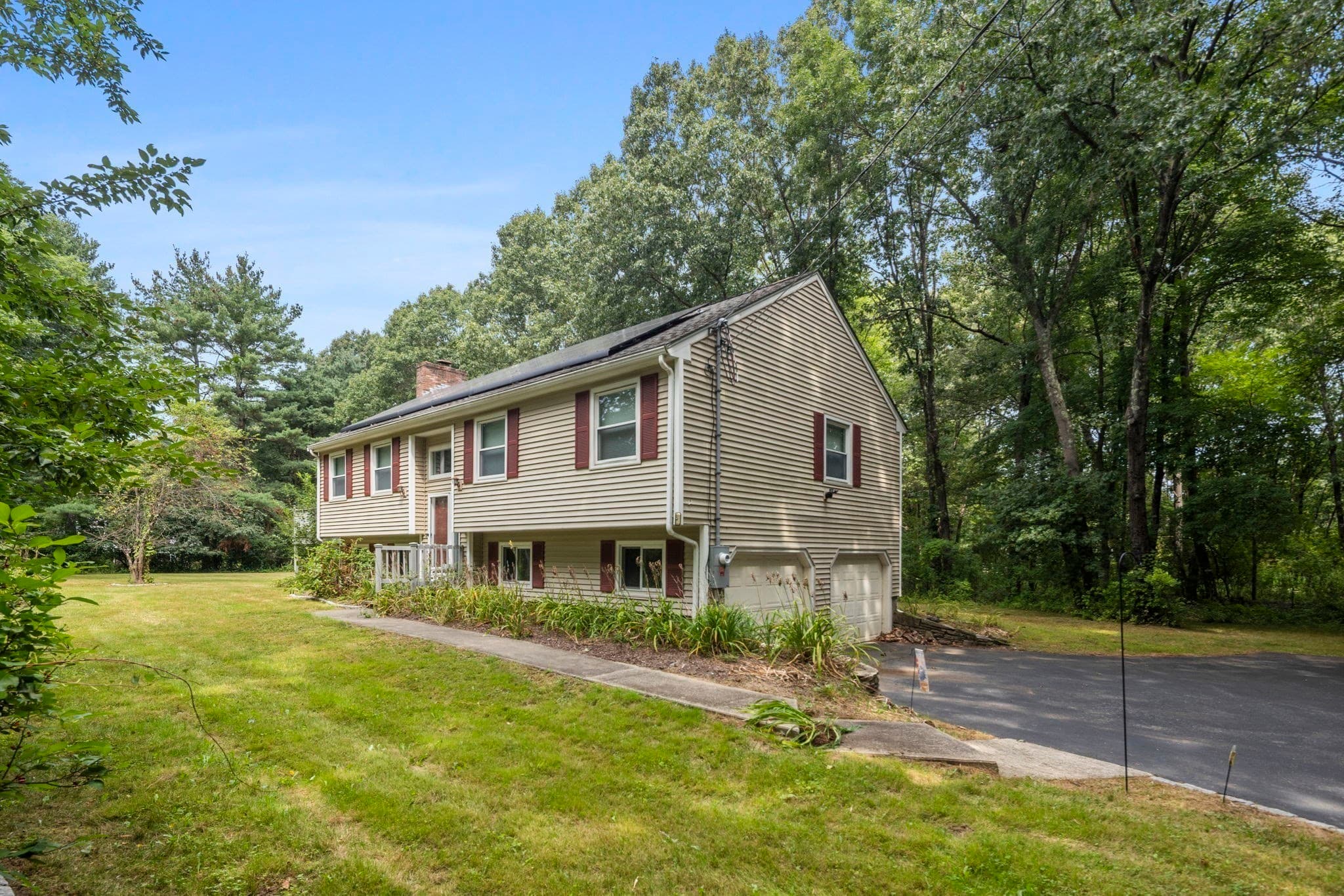 55 Overlook Dr W, Framingham MA 01701