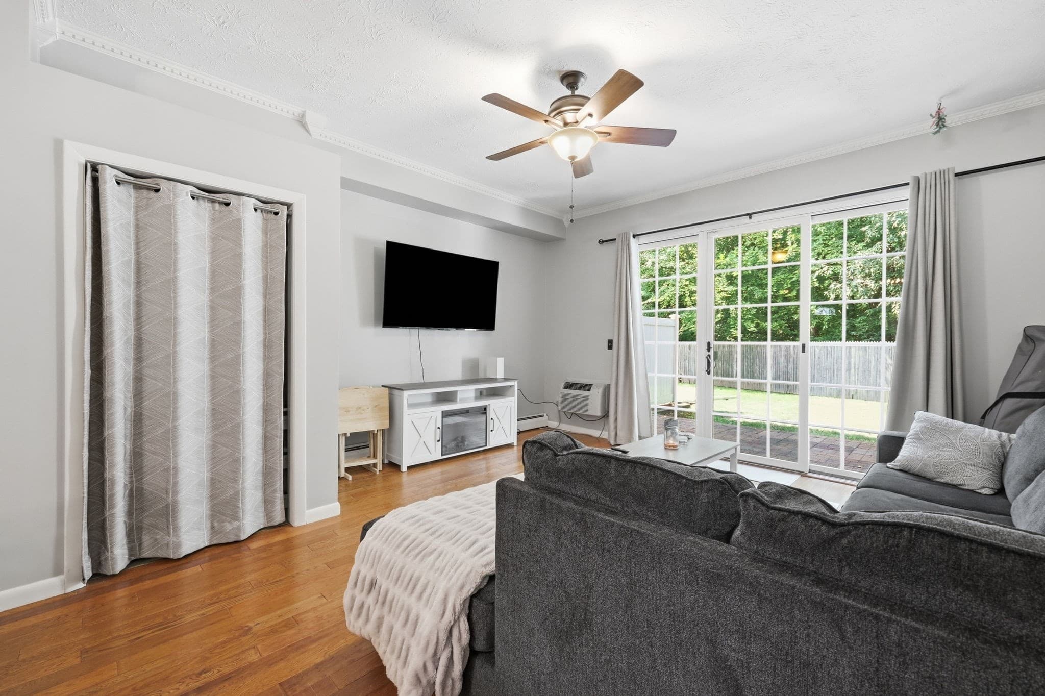 Condominium at 142 Autumn St # G, Agawam MA 01001, Agawam, photo 5 of 25