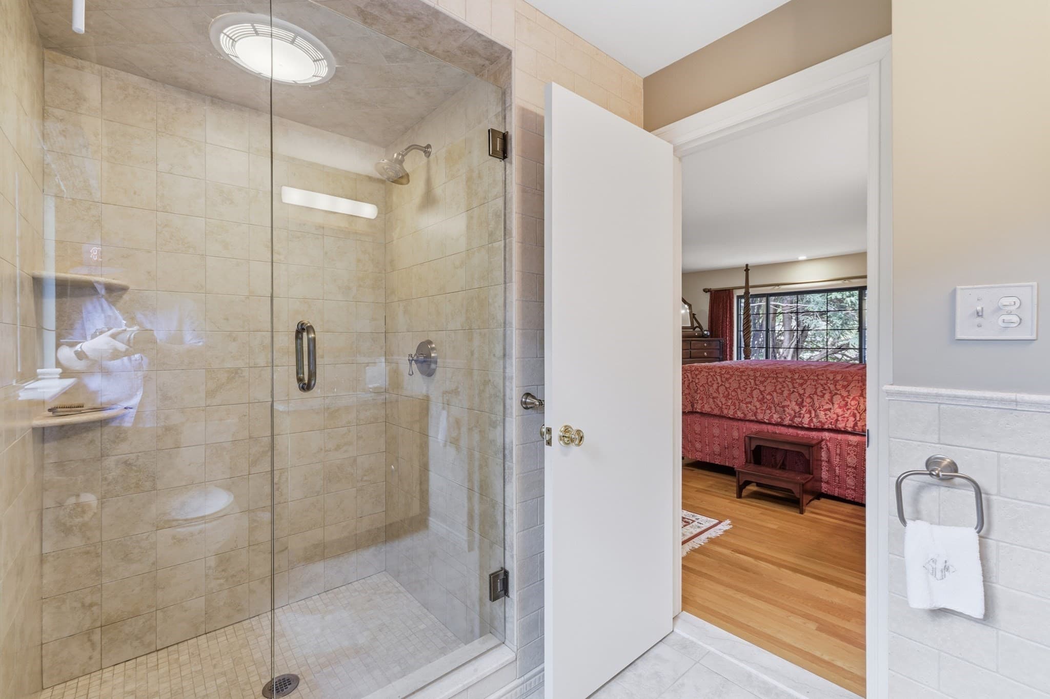 Single Family Residence at 5 Rollingwood Dr, Worcester MA 01609, Worcester, photo 27 of 38