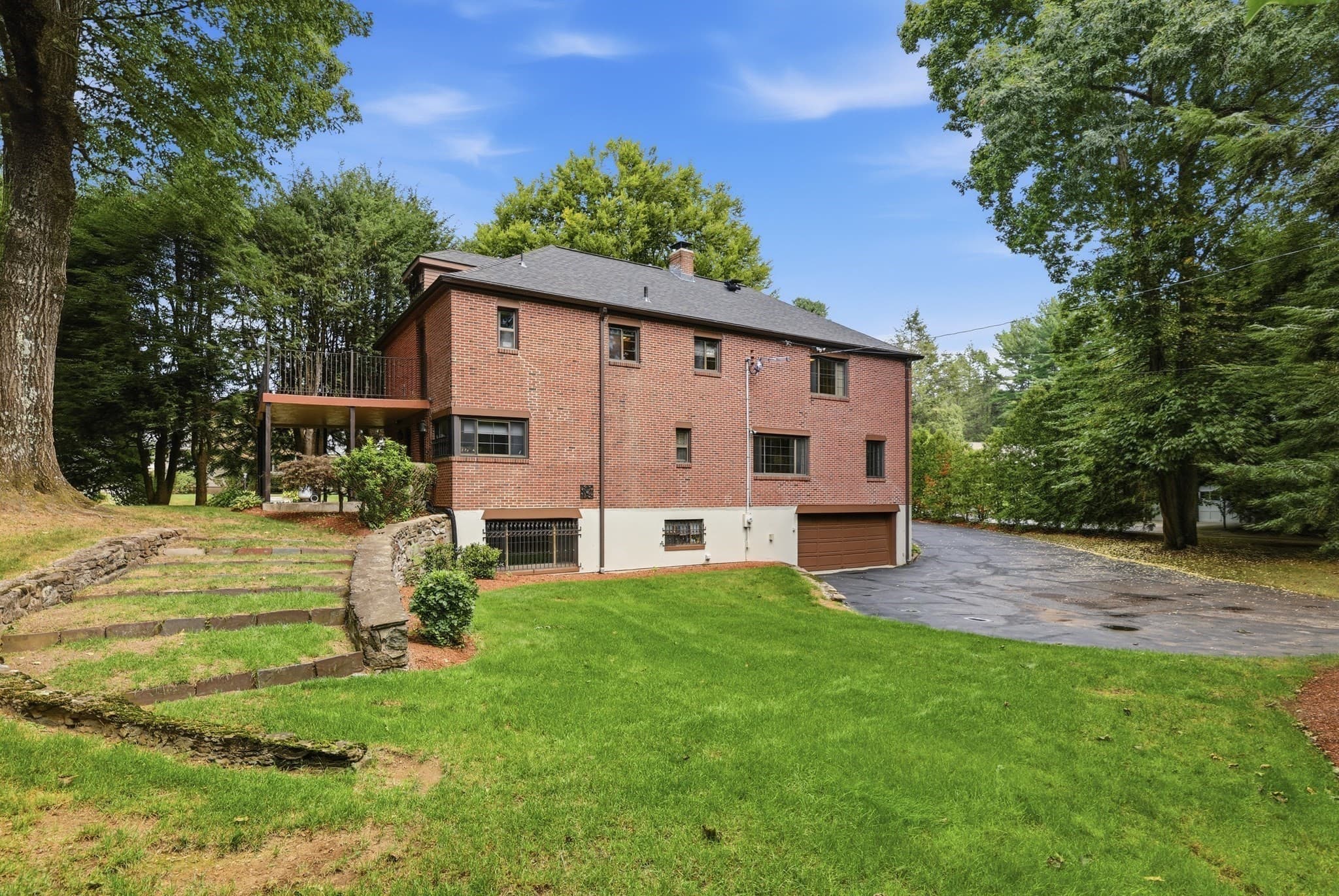 Single Family Residence at 5 Rollingwood Dr, Worcester MA 01609, Worcester, photo 36 of 38