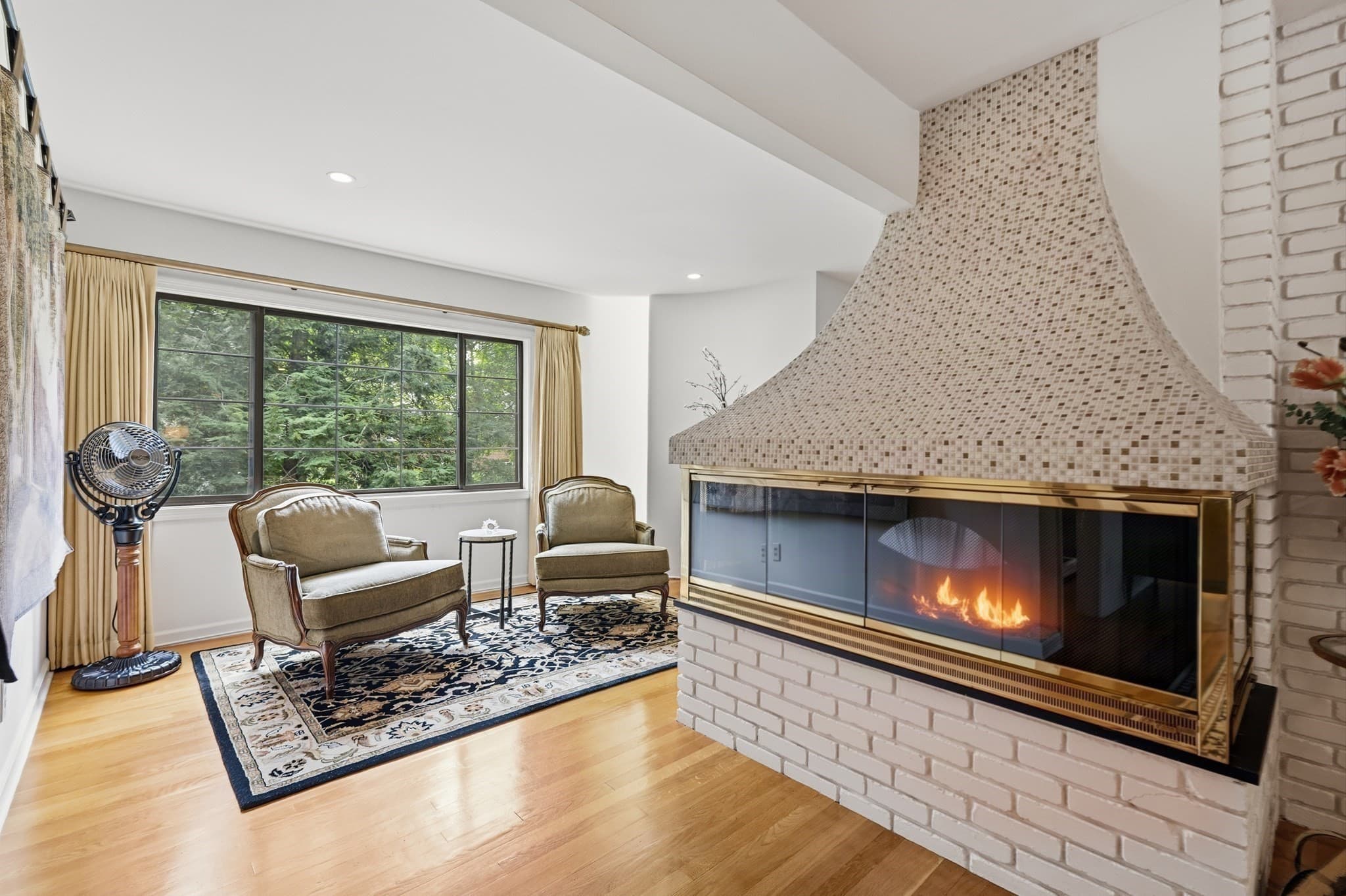 Single Family Residence at 5 Rollingwood Dr, Worcester MA 01609, Worcester, photo 5 of 38