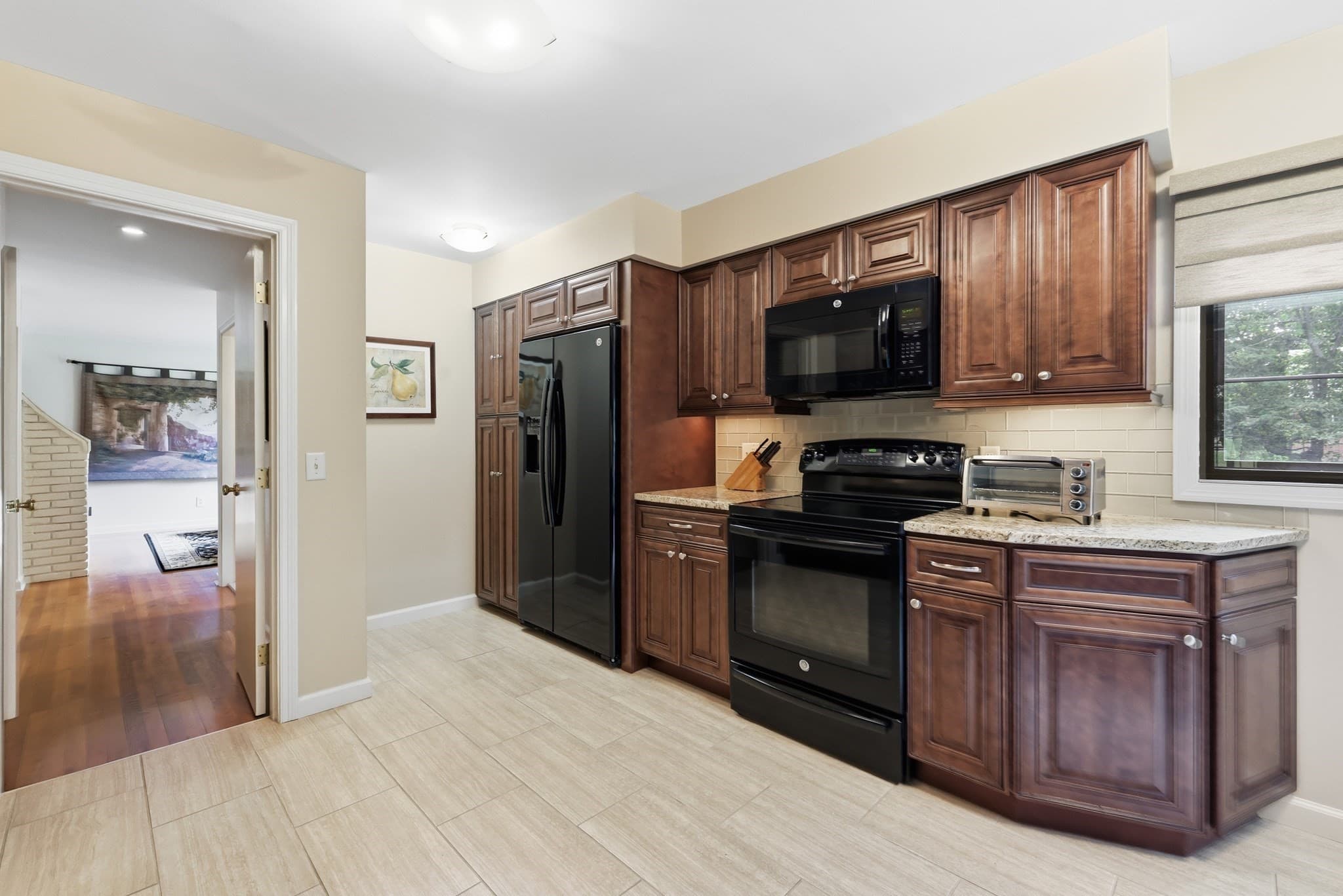 Single Family Residence at 5 Rollingwood Dr, Worcester MA 01609, Worcester, photo 15 of 38