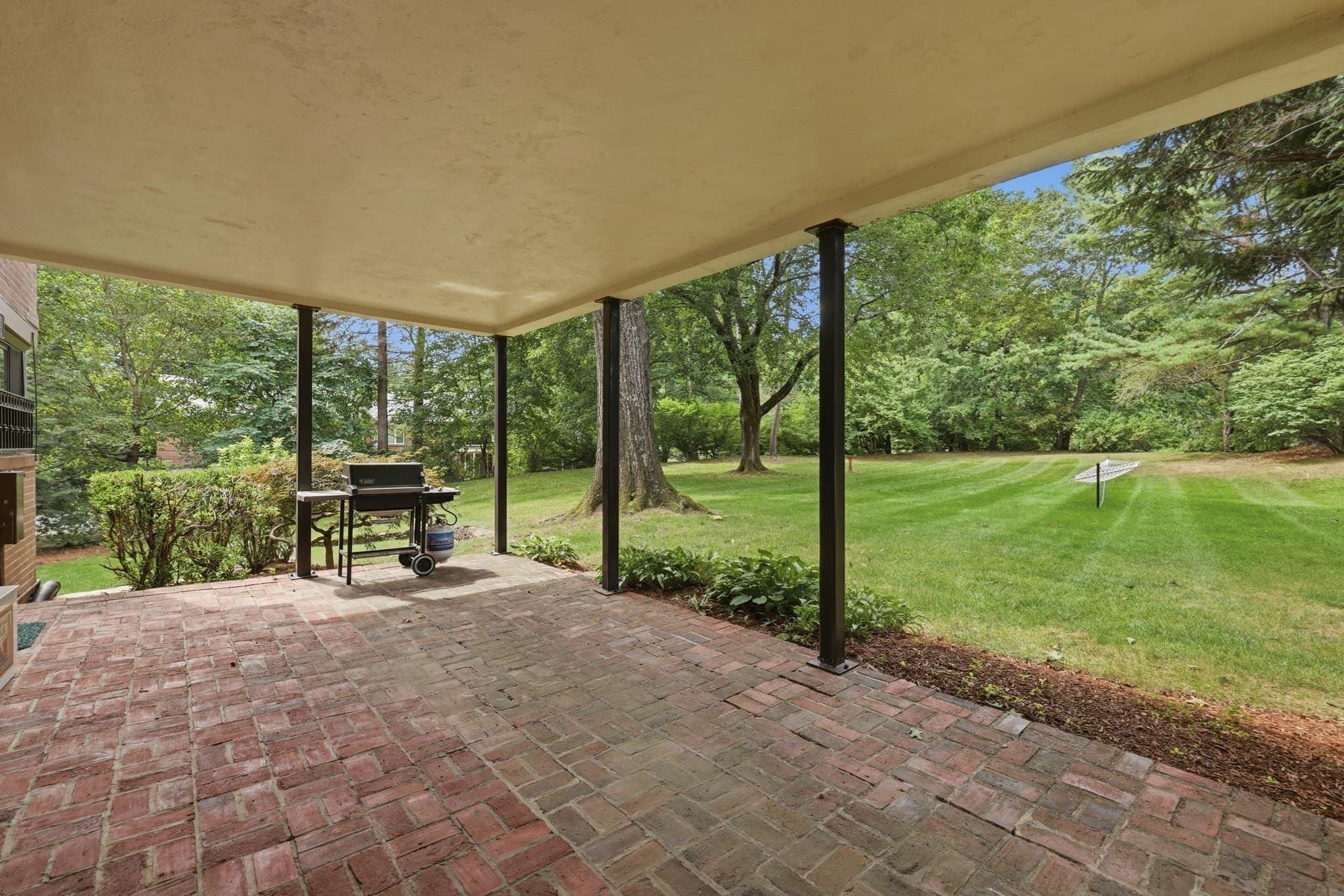 Single Family Residence at 5 Rollingwood Dr, Worcester MA 01609, Worcester, photo 35 of 38
