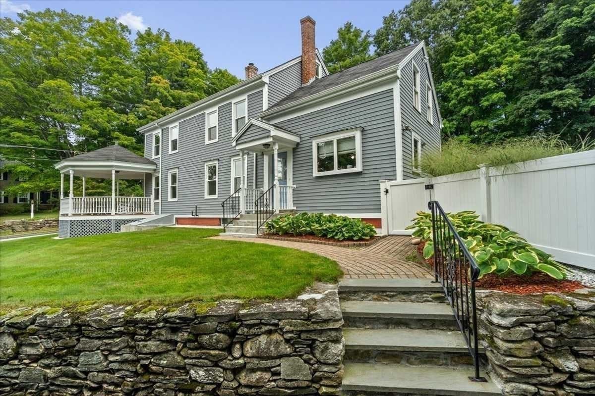 78 Highland St, Holden MA 01520