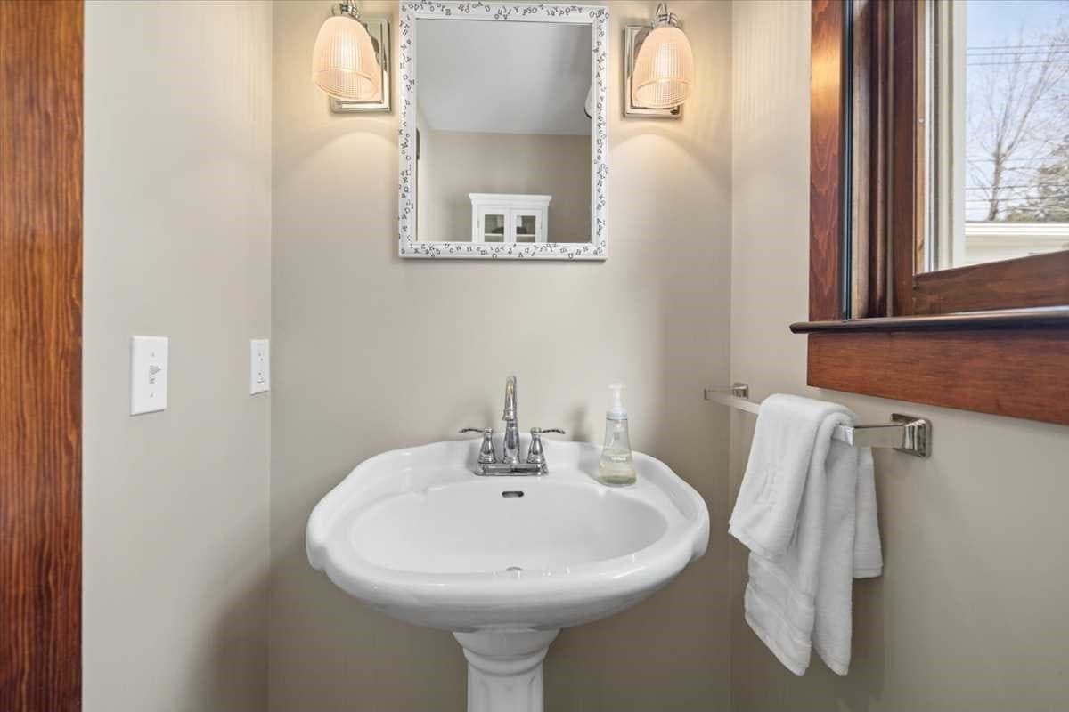 Single Family Residence at 78 Highland St, Holden MA 01520, Holden, photo 29 of 40