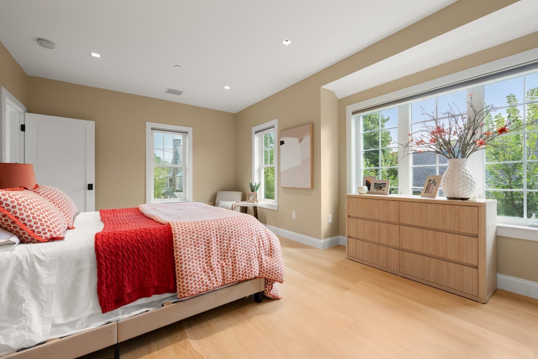 Condominium at 21 Crowninshield Rd # 1, Brookline MA 02446, Brookline, photo 14 of 30