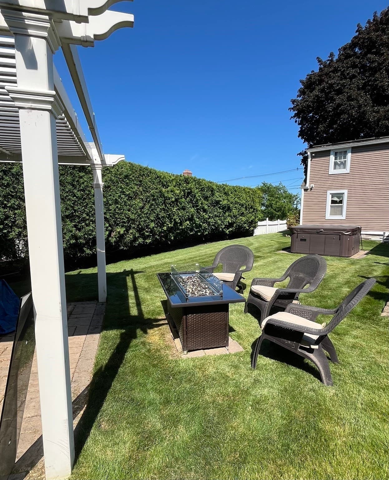 Single Family Residence at 417 River Rd, Agawam MA 01001, Agawam, photo 7 of 27
