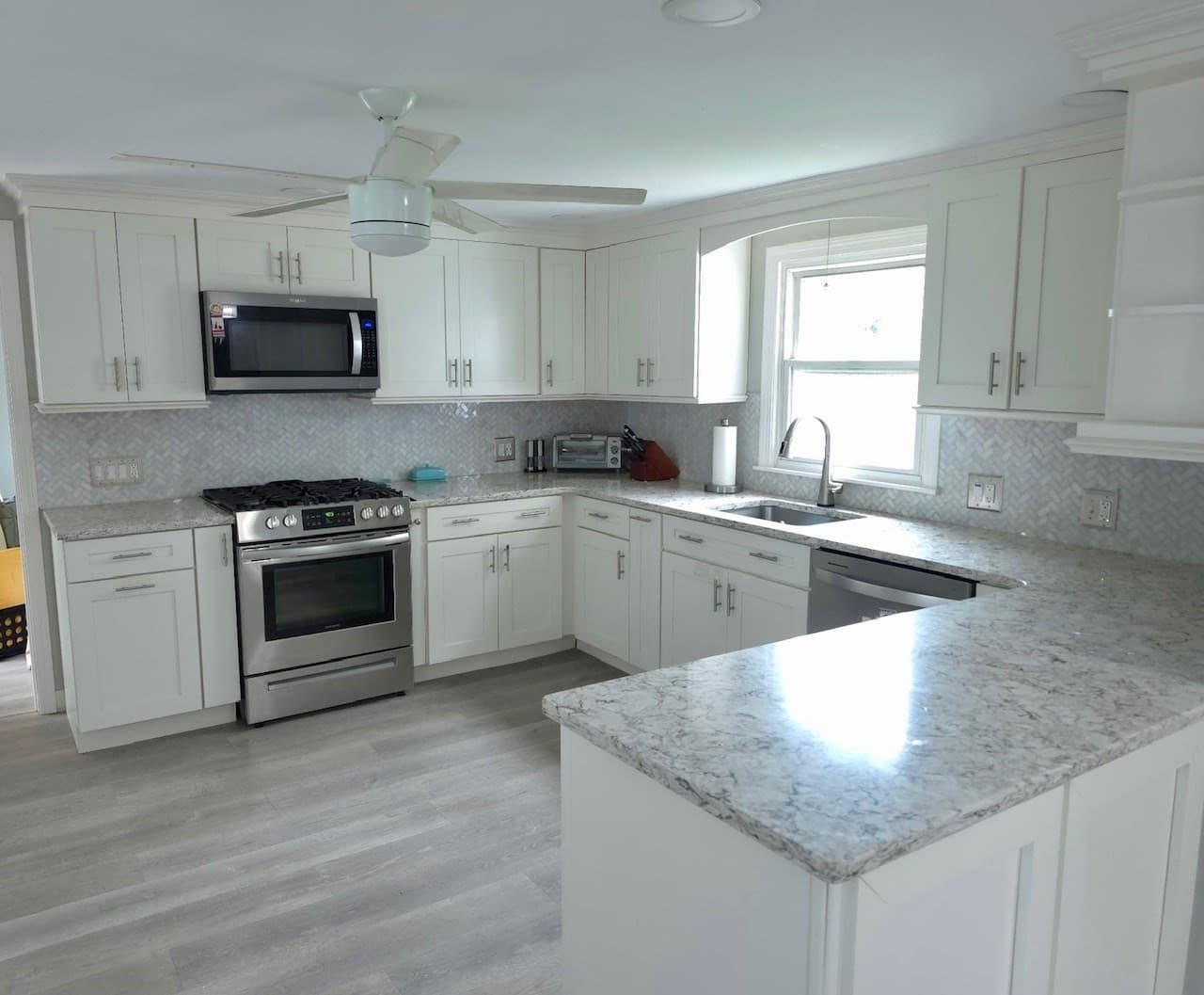 Single Family Residence at 417 River Rd, Agawam MA 01001, Agawam, photo 14 of 27