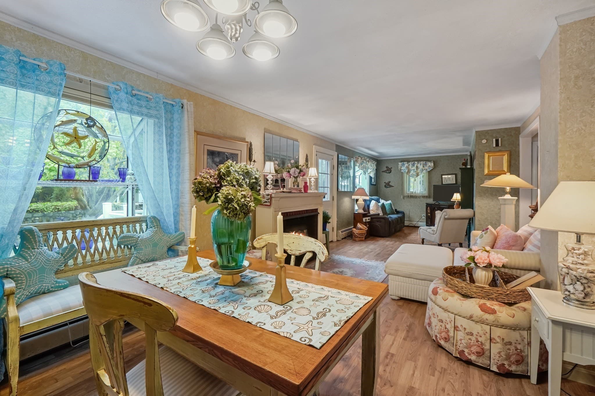 Single Family Residence at 4 Melbourne Dr, Narragansett RI 02882, Narragansett, photo 11 of 31