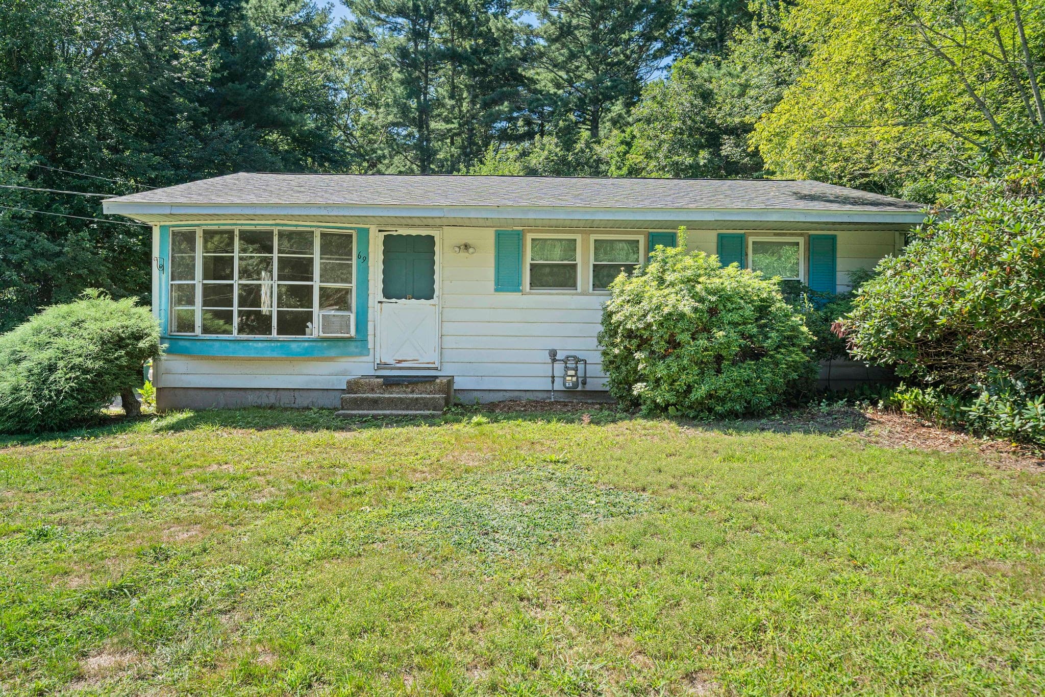 69 Pilgrim Rd, Pembroke MA 02359