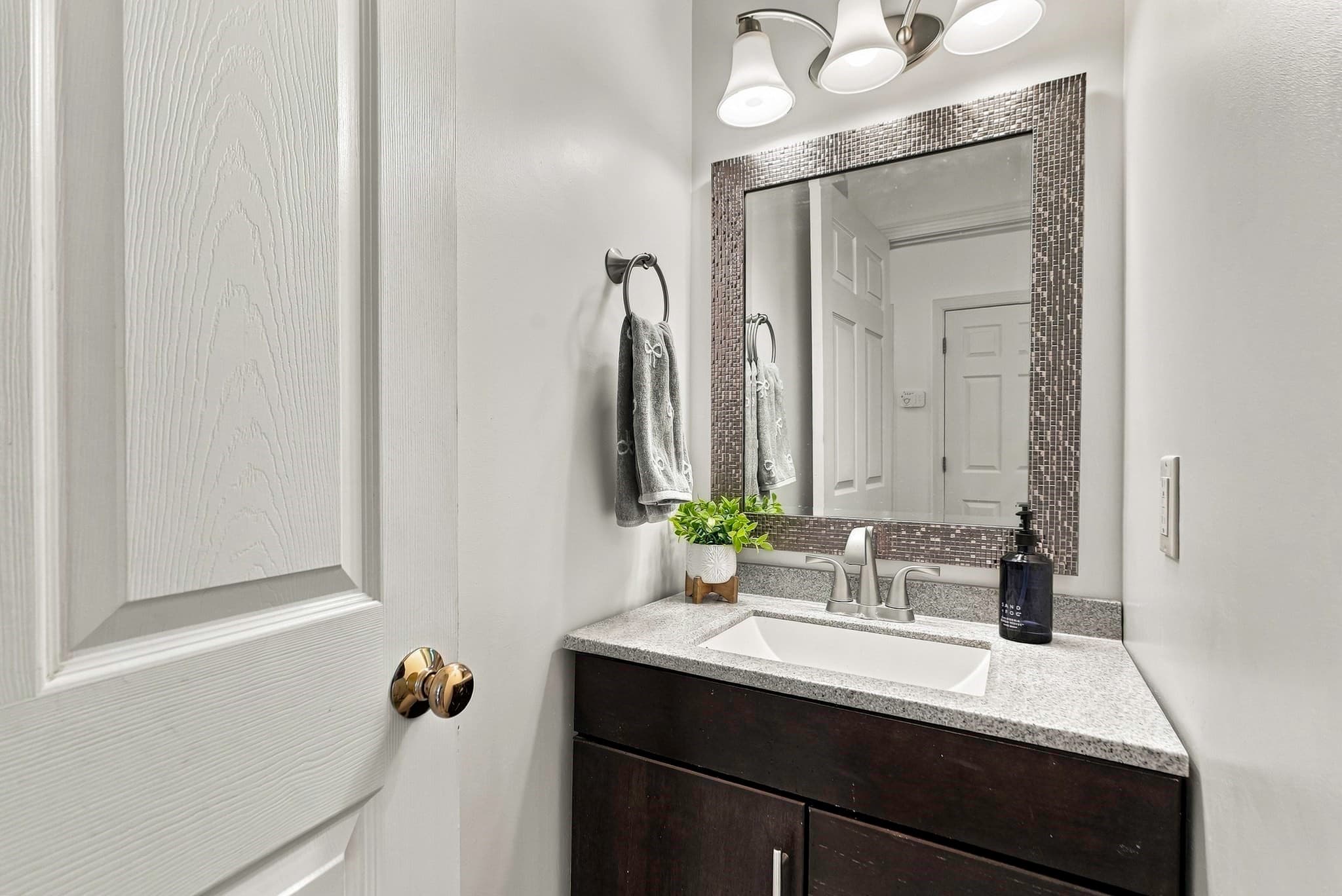Condominium at 6 Tern Dr # 6, Shrewsbury MA 01545, photo 6 of 42