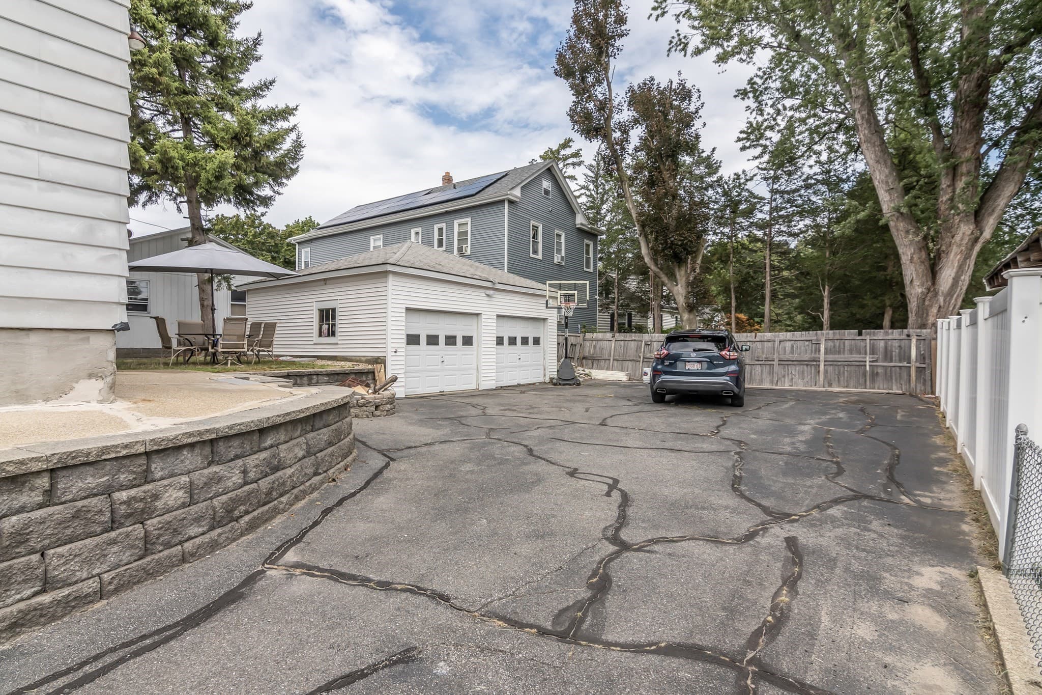 3 Family at 277 Cumberland Rd, Lowell MA 01850, Lowell, photo 3 of 41