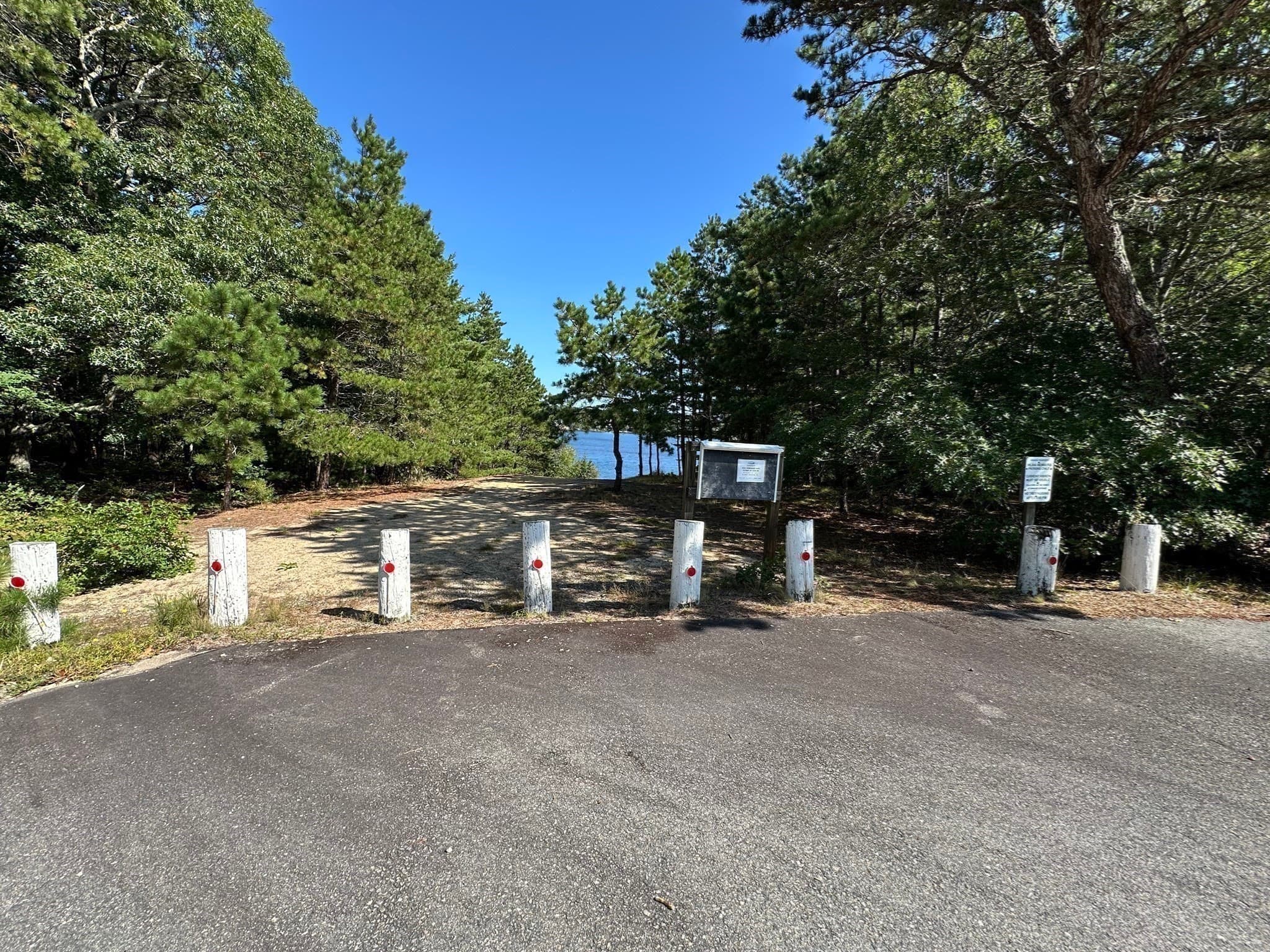 Single Family Residence at 111 Wareham Lake Shore Dr, Wareham MA 02571, Wareham, photo 12 of 19