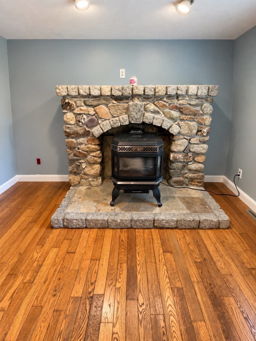Single Family Residence at 111 Wareham Lake Shore Dr, Wareham MA 02571, Wareham, photo 18 of 19