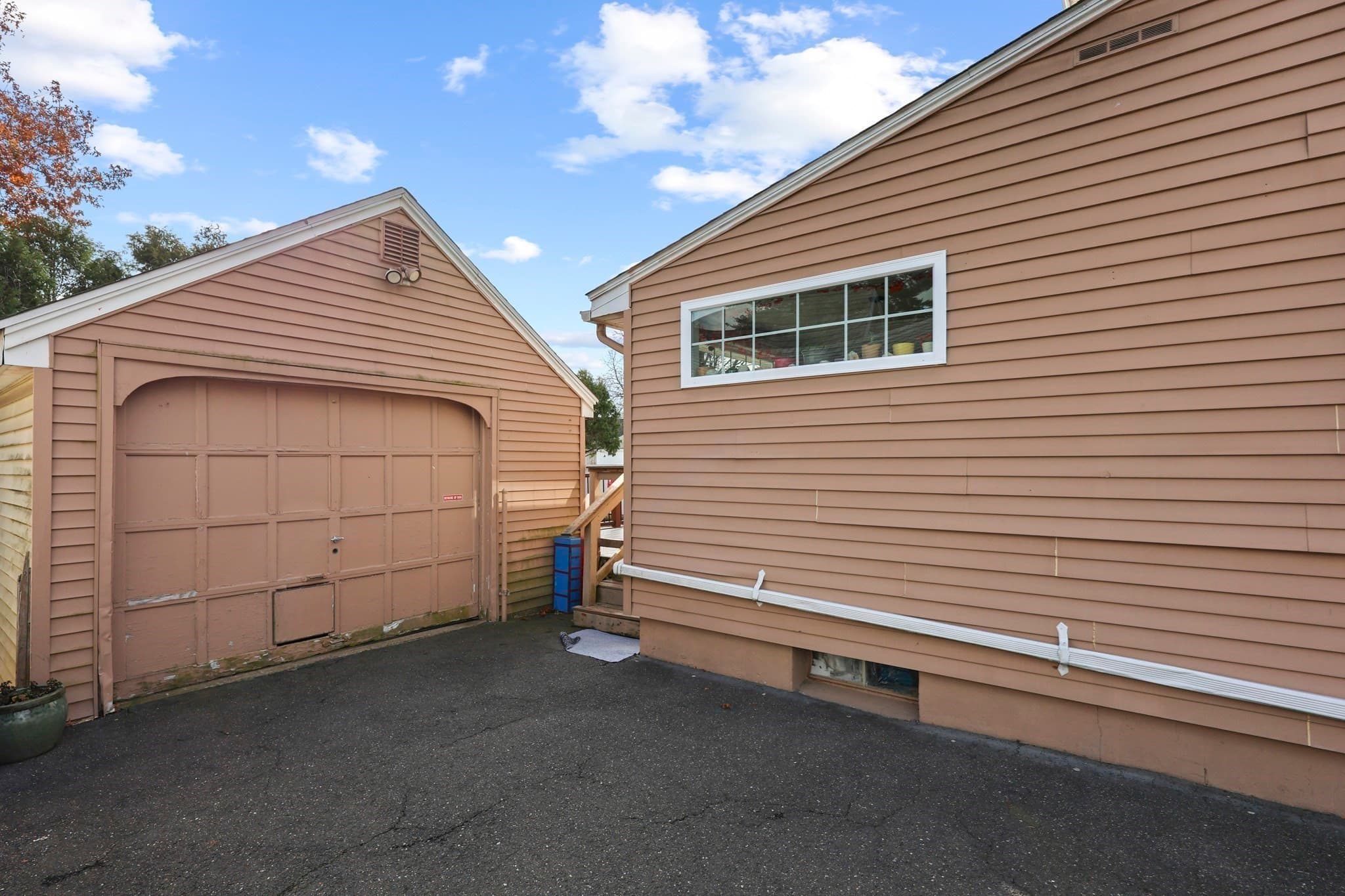 Single Family Residence at 83 Oklahoma St, Springfield MA 01104, Springfield, photo 4 of 32