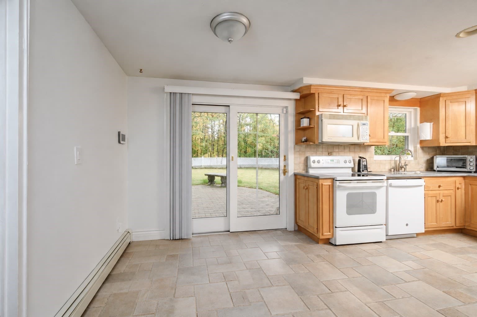 Single Family Residence at 95 Rindone St, Holbrook MA 02343, Holbrook, photo 7 of 15
