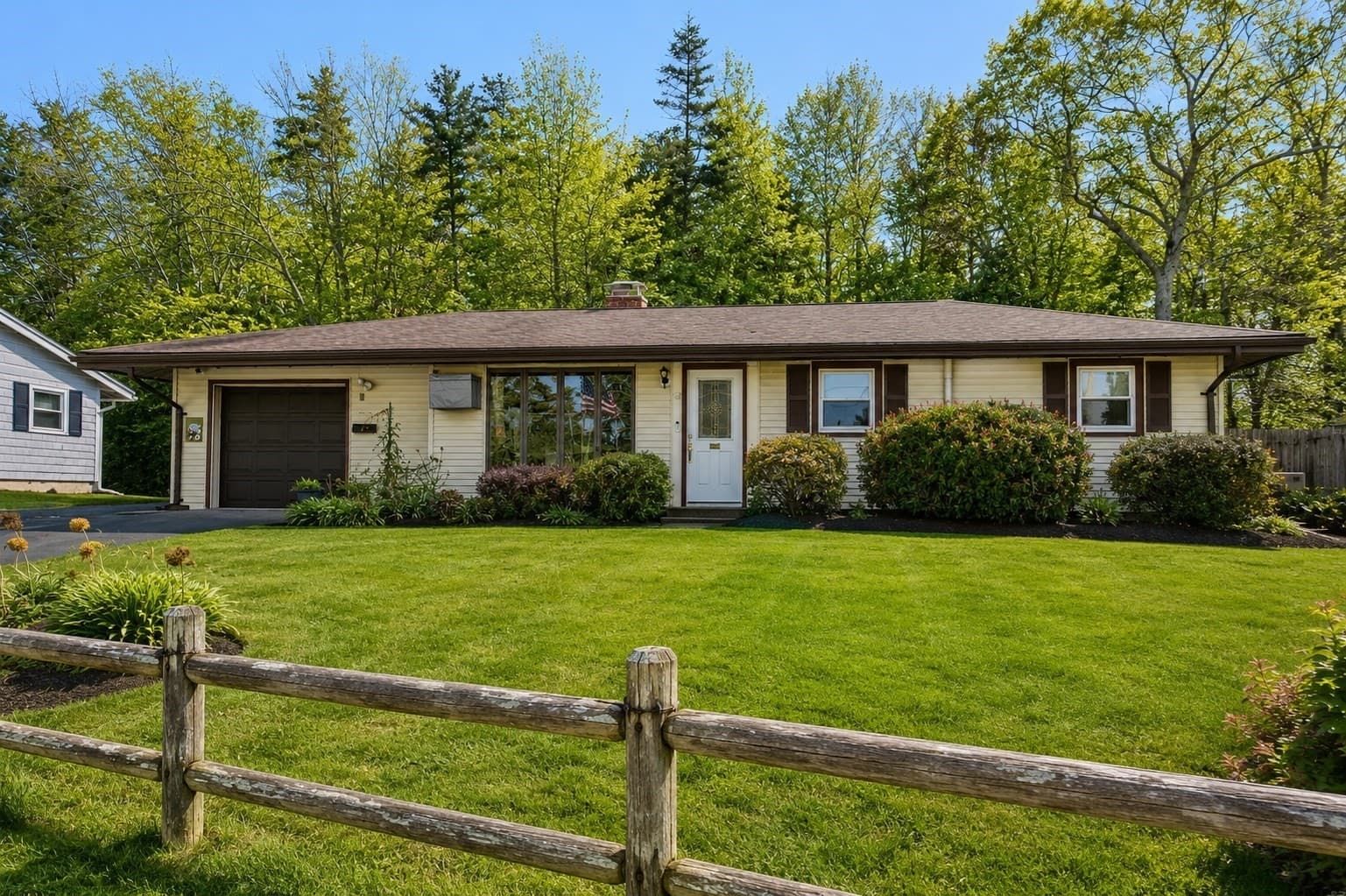 95 Rindone St, Holbrook MA 02343