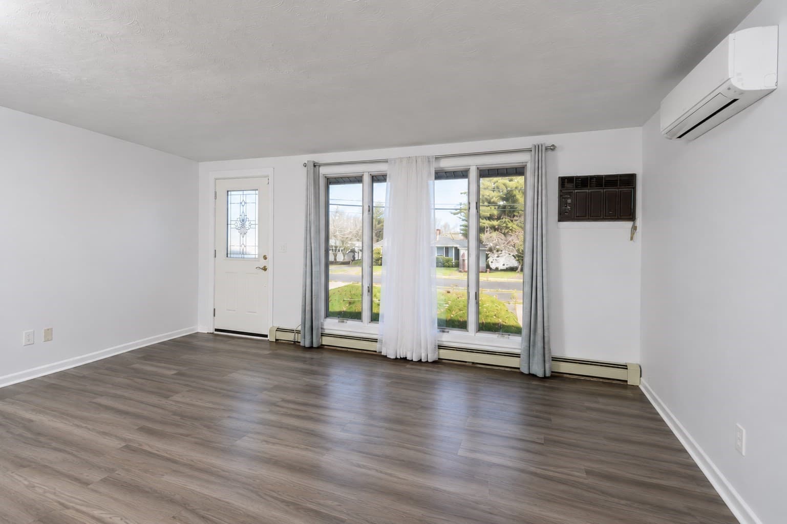 Single Family Residence at 95 Rindone St, Holbrook MA 02343, Holbrook, photo 5 of 15